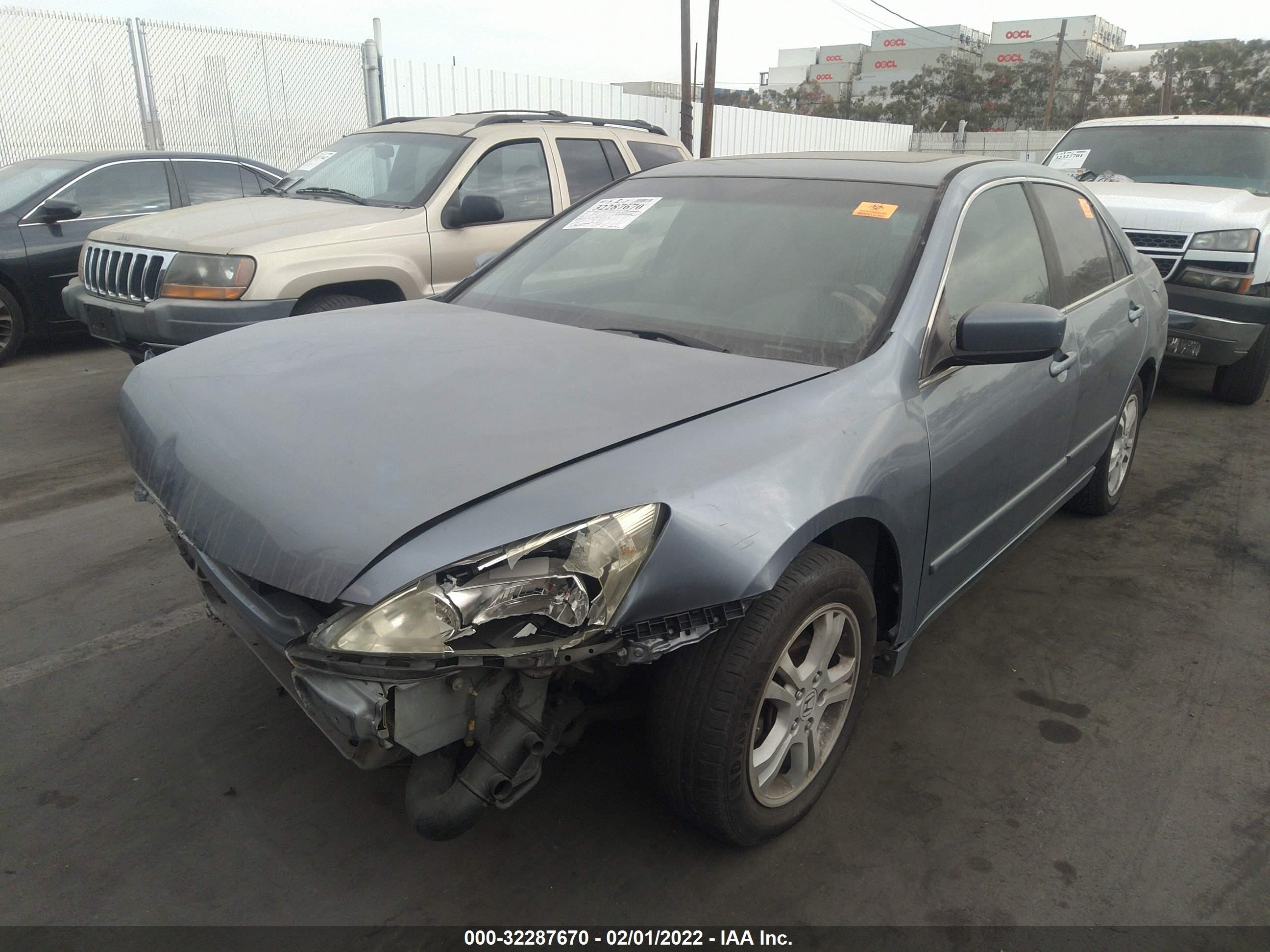 Photo 1 VIN: 1HGCM567X7A128013 - HONDA ACCORD 