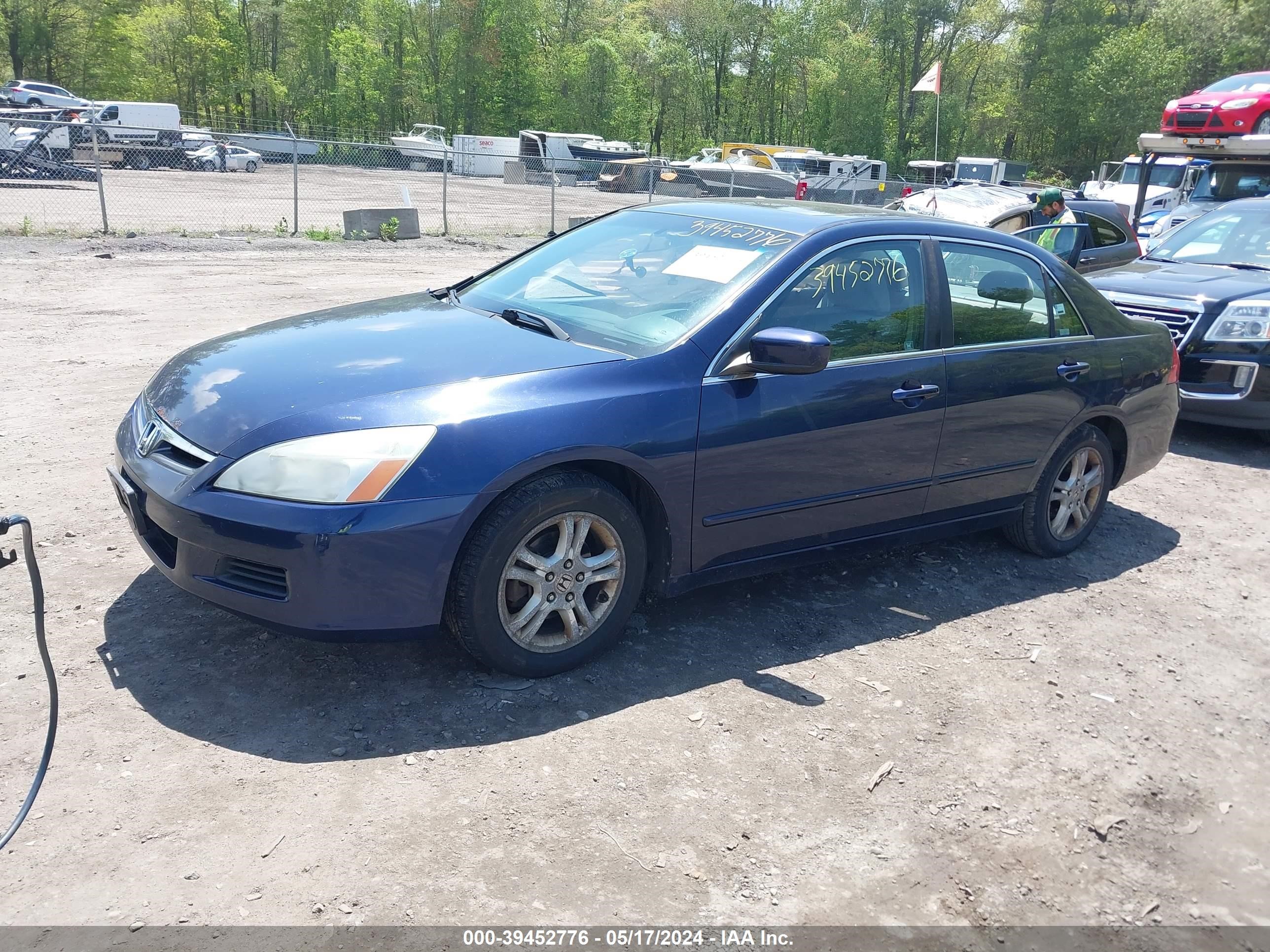 Photo 1 VIN: 1HGCM567X7A182346 - HONDA ACCORD 