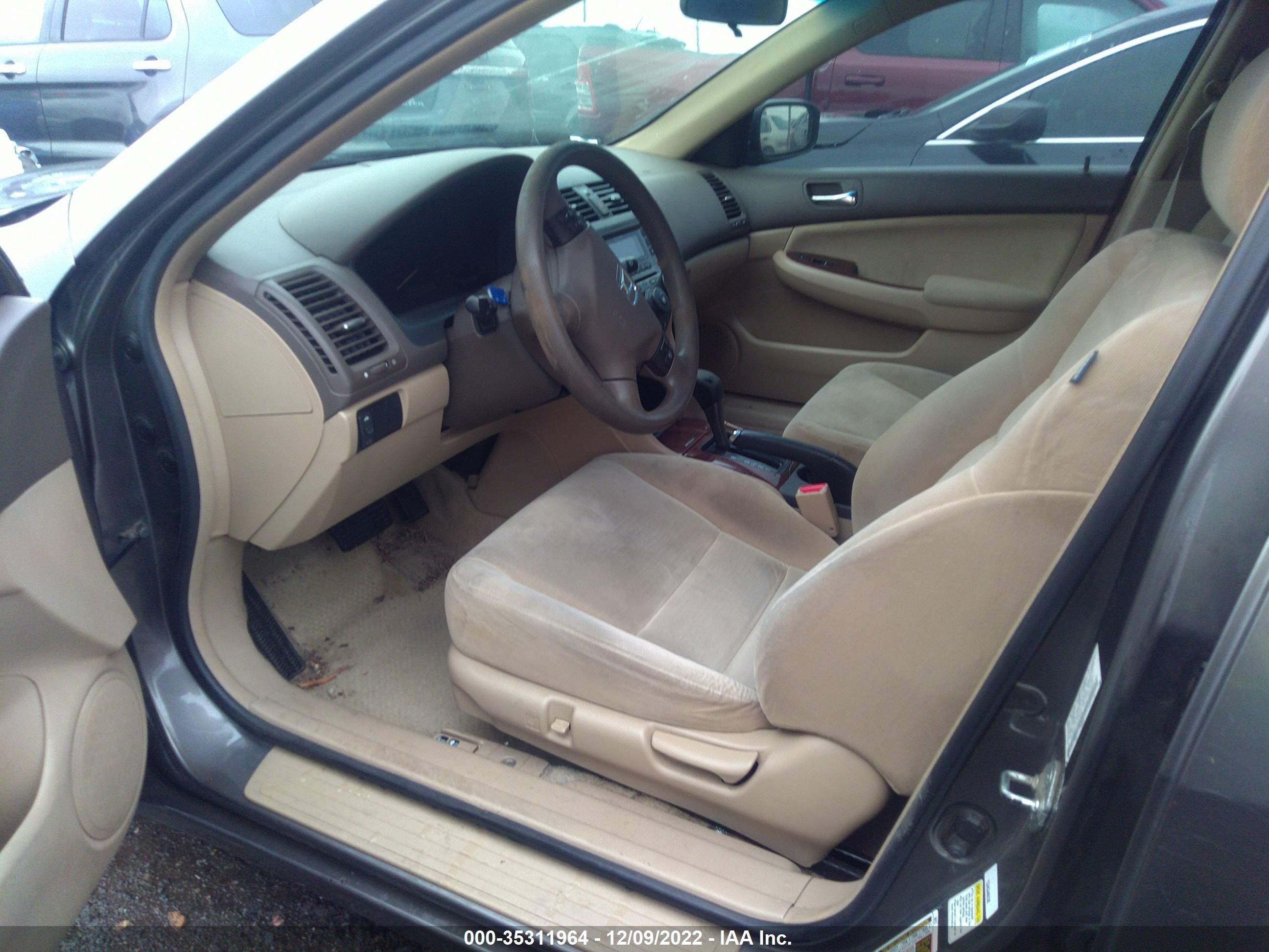 Photo 4 VIN: 1HGCM567X7A215636 - HONDA ACCORD 