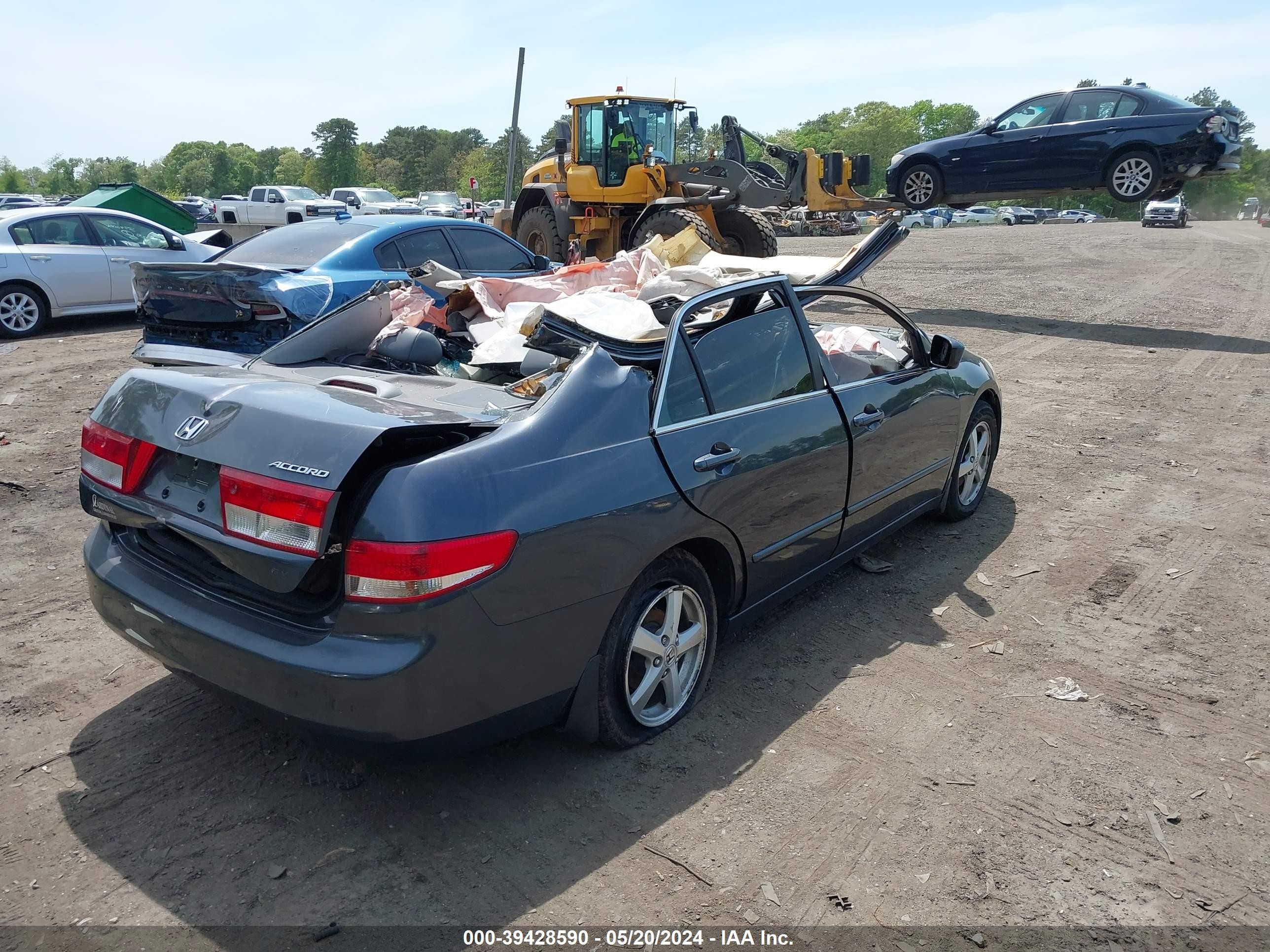 Photo 3 VIN: 1HGCM56804A052287 - HONDA ACCORD 