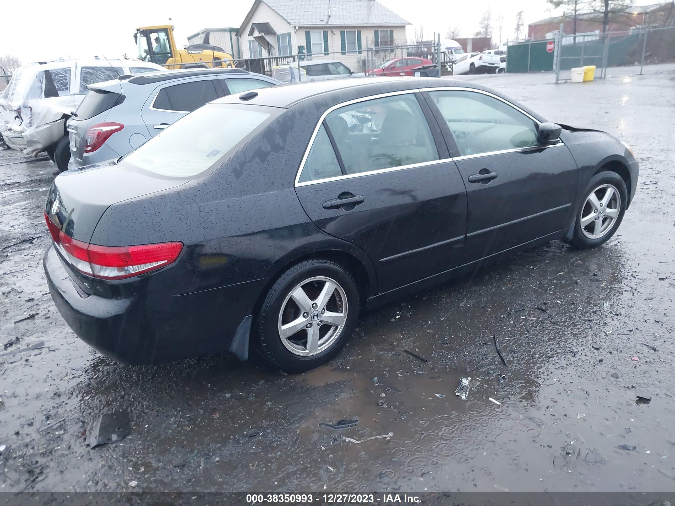 Photo 3 VIN: 1HGCM56804A120099 - HONDA ACCORD 