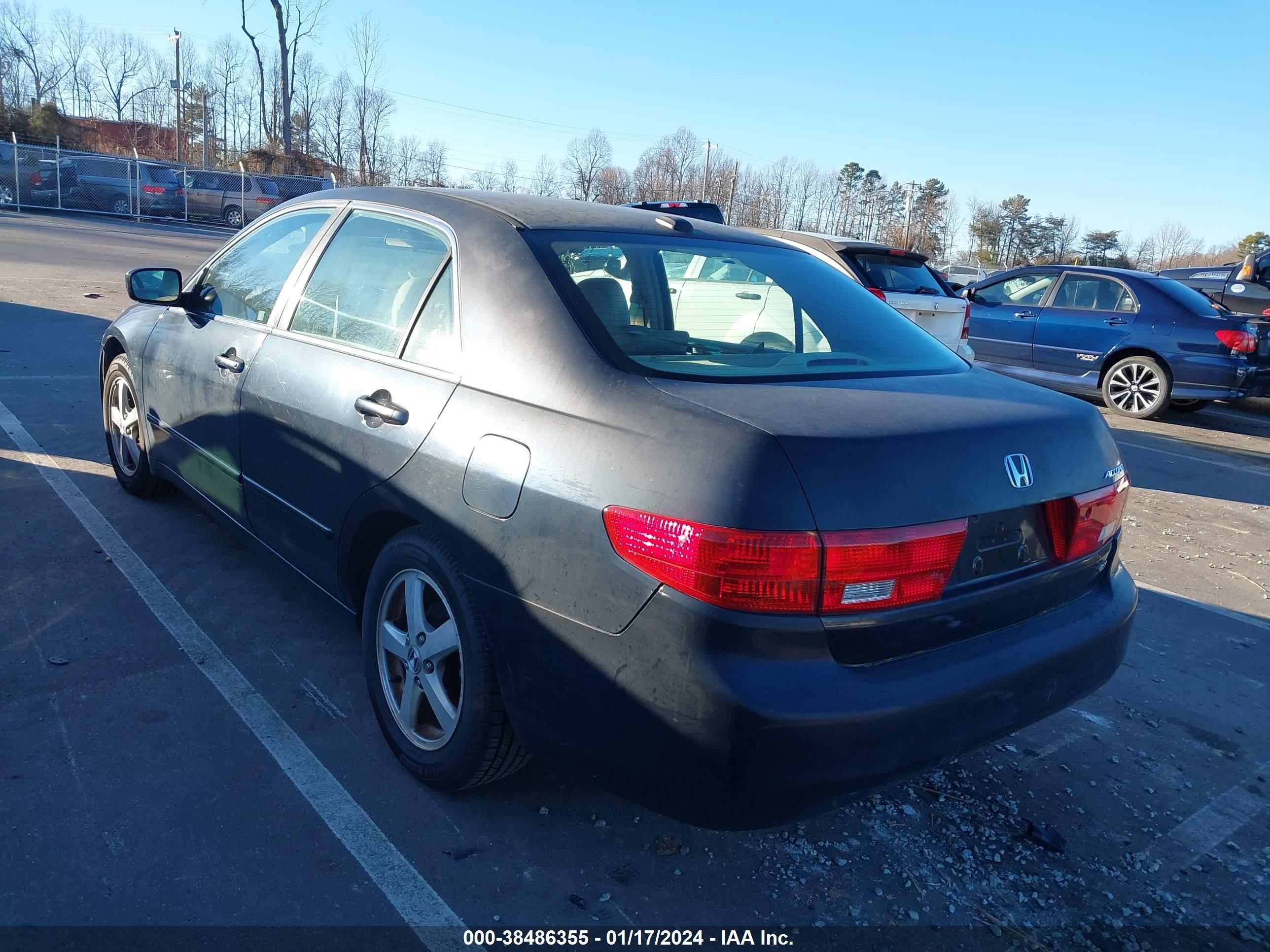 Photo 2 VIN: 1HGCM56805A005763 - HONDA ACCORD 