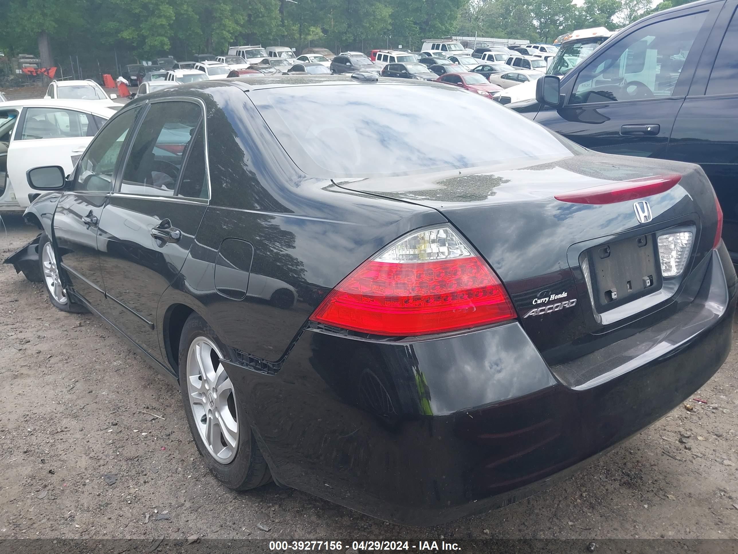 Photo 2 VIN: 1HGCM56807A031105 - HONDA ACCORD 