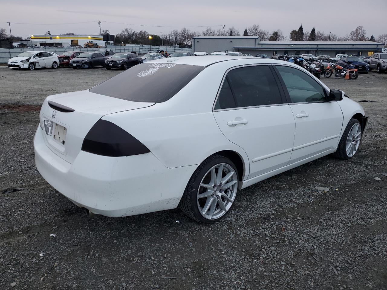 Photo 2 VIN: 1HGCM56807A121323 - HONDA ACCORD 