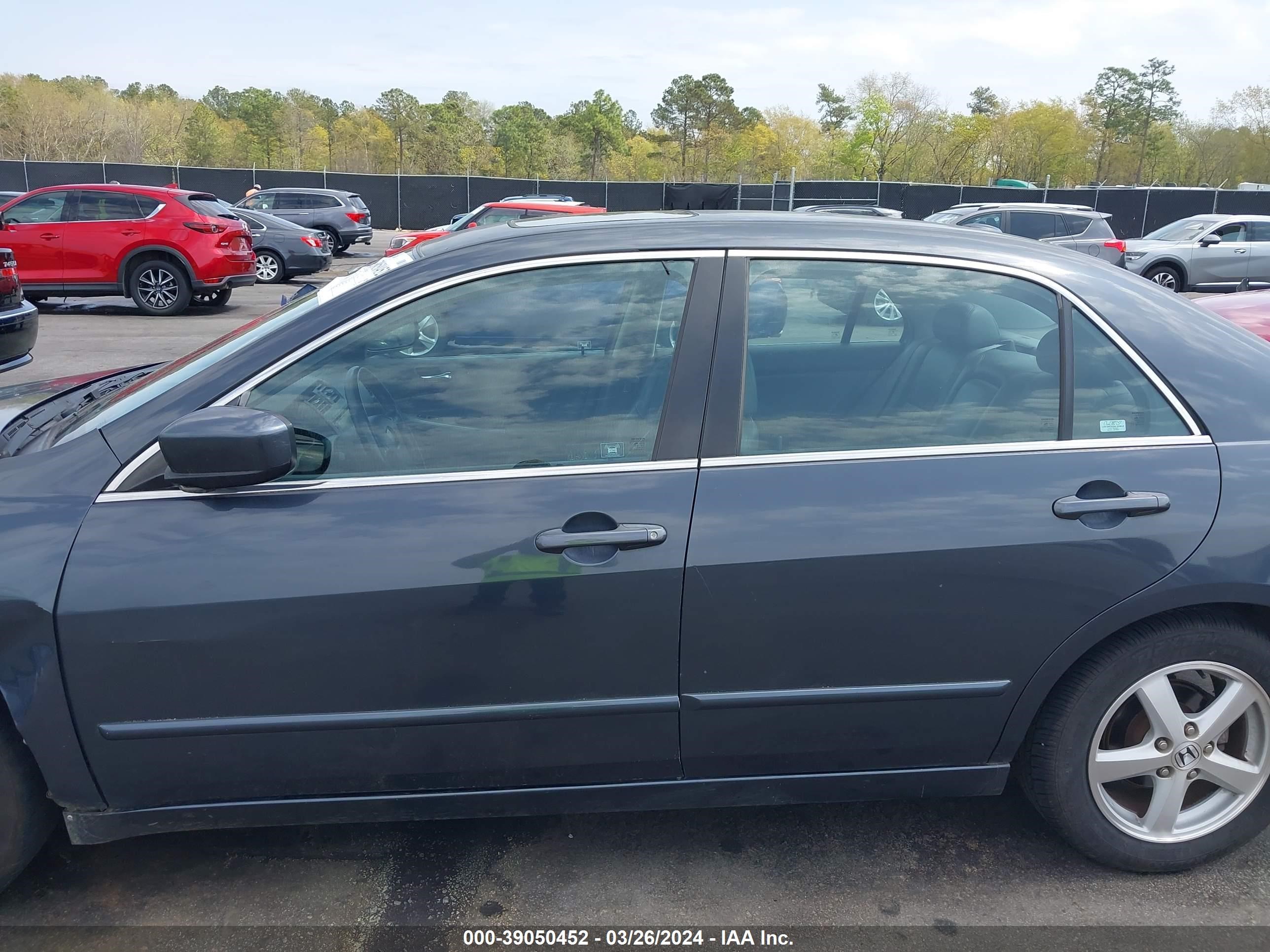 Photo 13 VIN: 1HGCM56814A089770 - HONDA ACCORD 