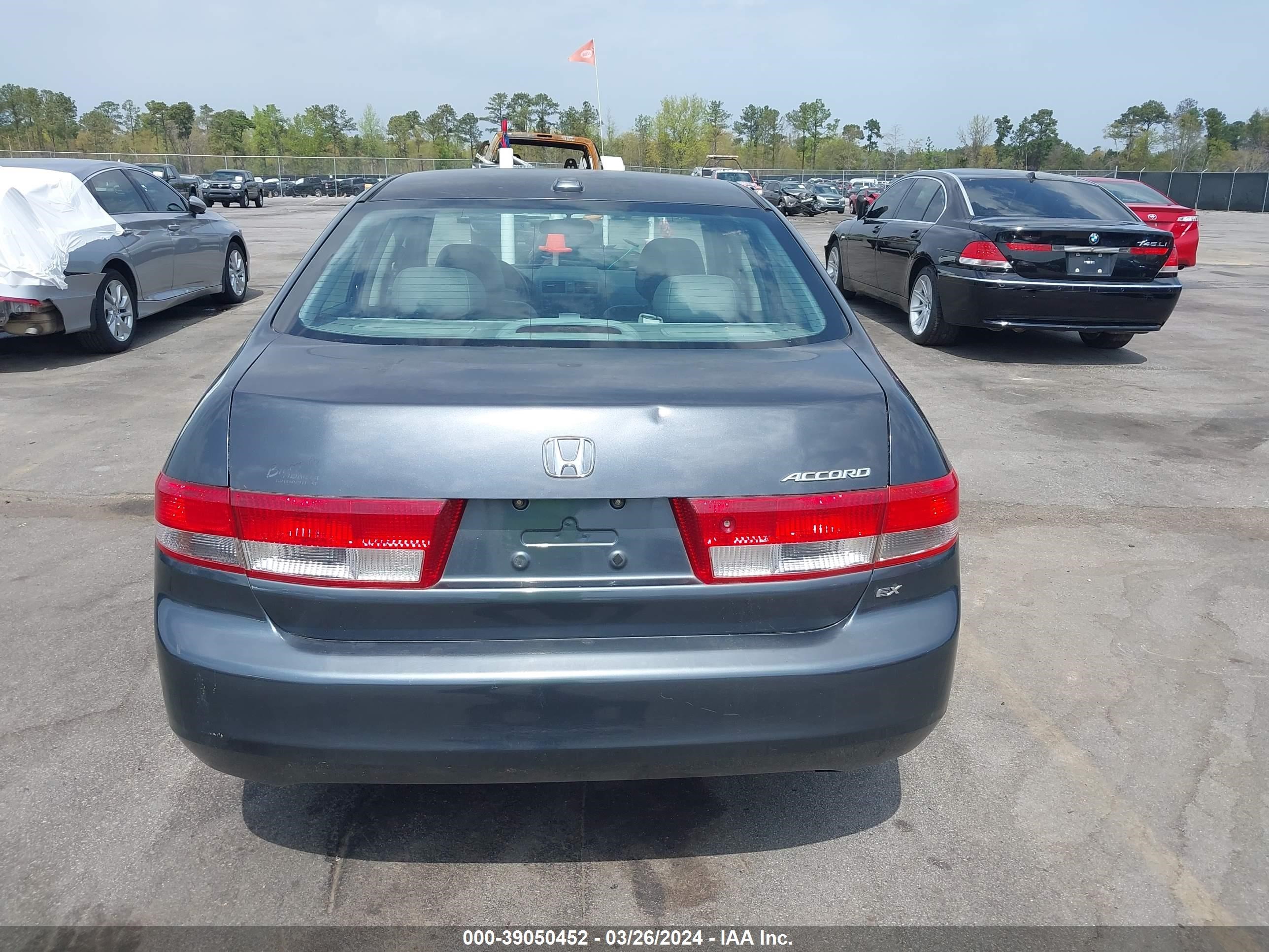 Photo 15 VIN: 1HGCM56814A089770 - HONDA ACCORD 