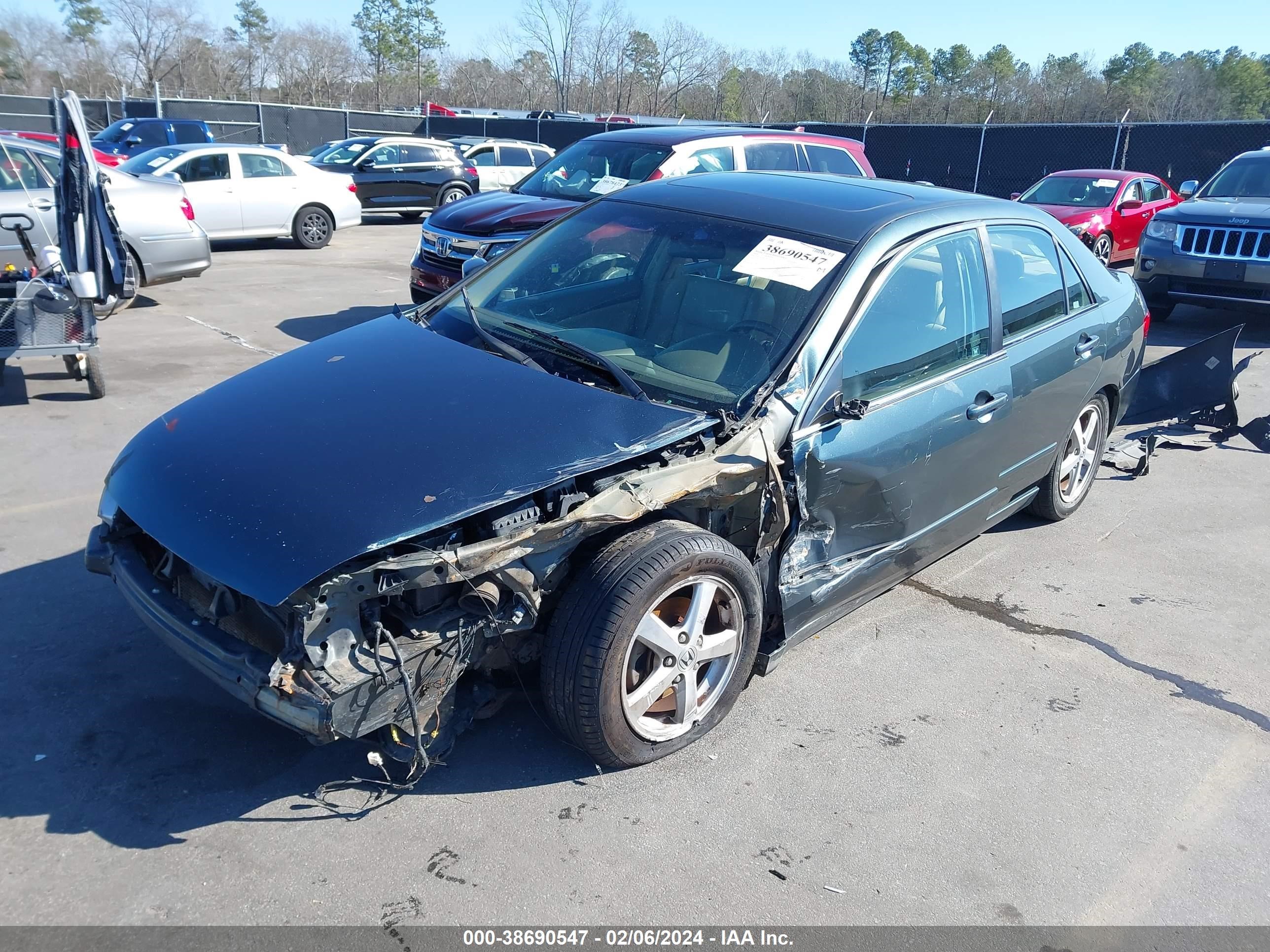 Photo 1 VIN: 1HGCM56815A071366 - HONDA ACCORD 