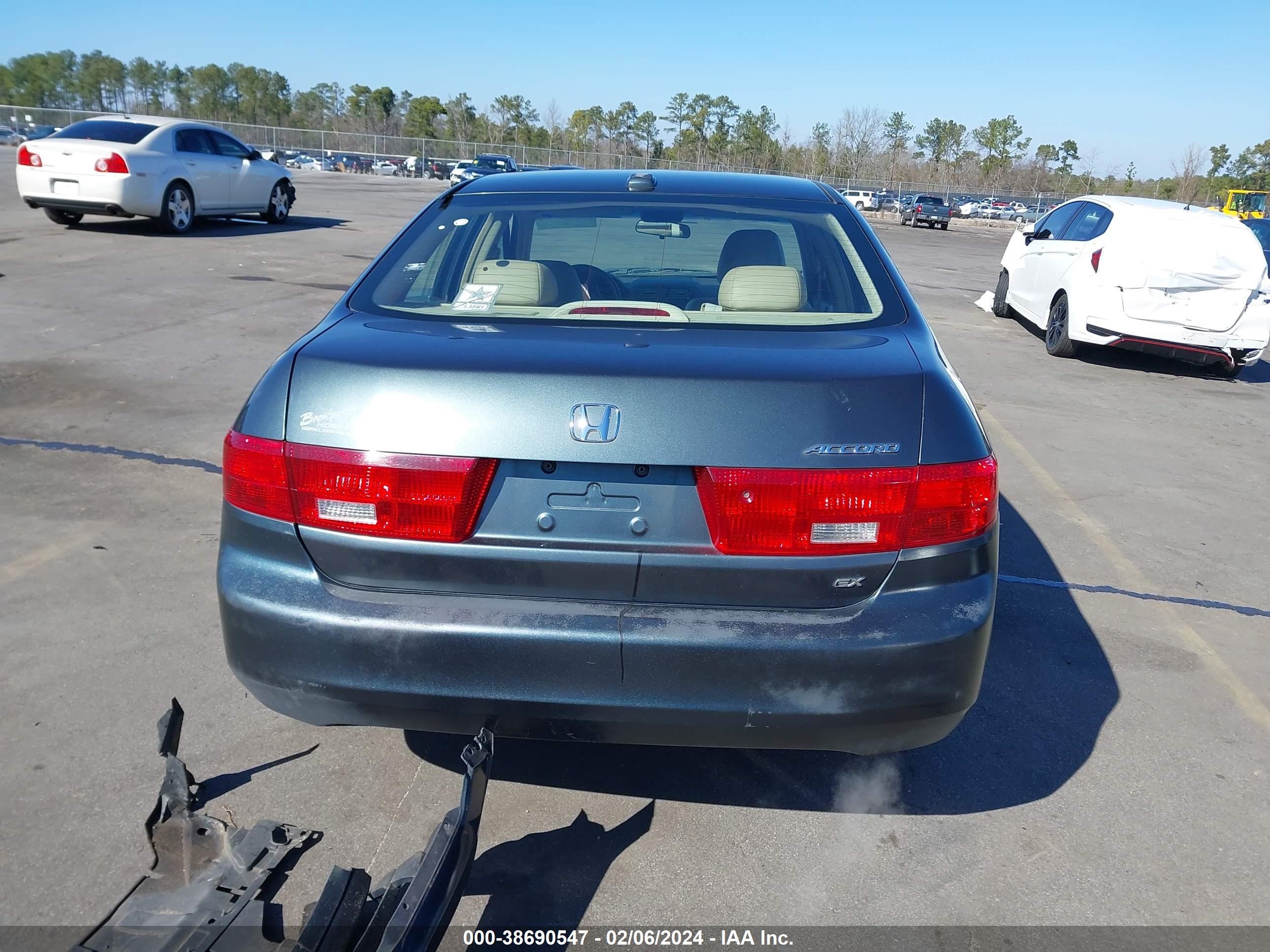 Photo 15 VIN: 1HGCM56815A071366 - HONDA ACCORD 