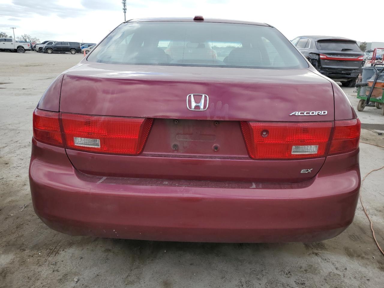 Photo 5 VIN: 1HGCM56815A150066 - HONDA ACCORD 