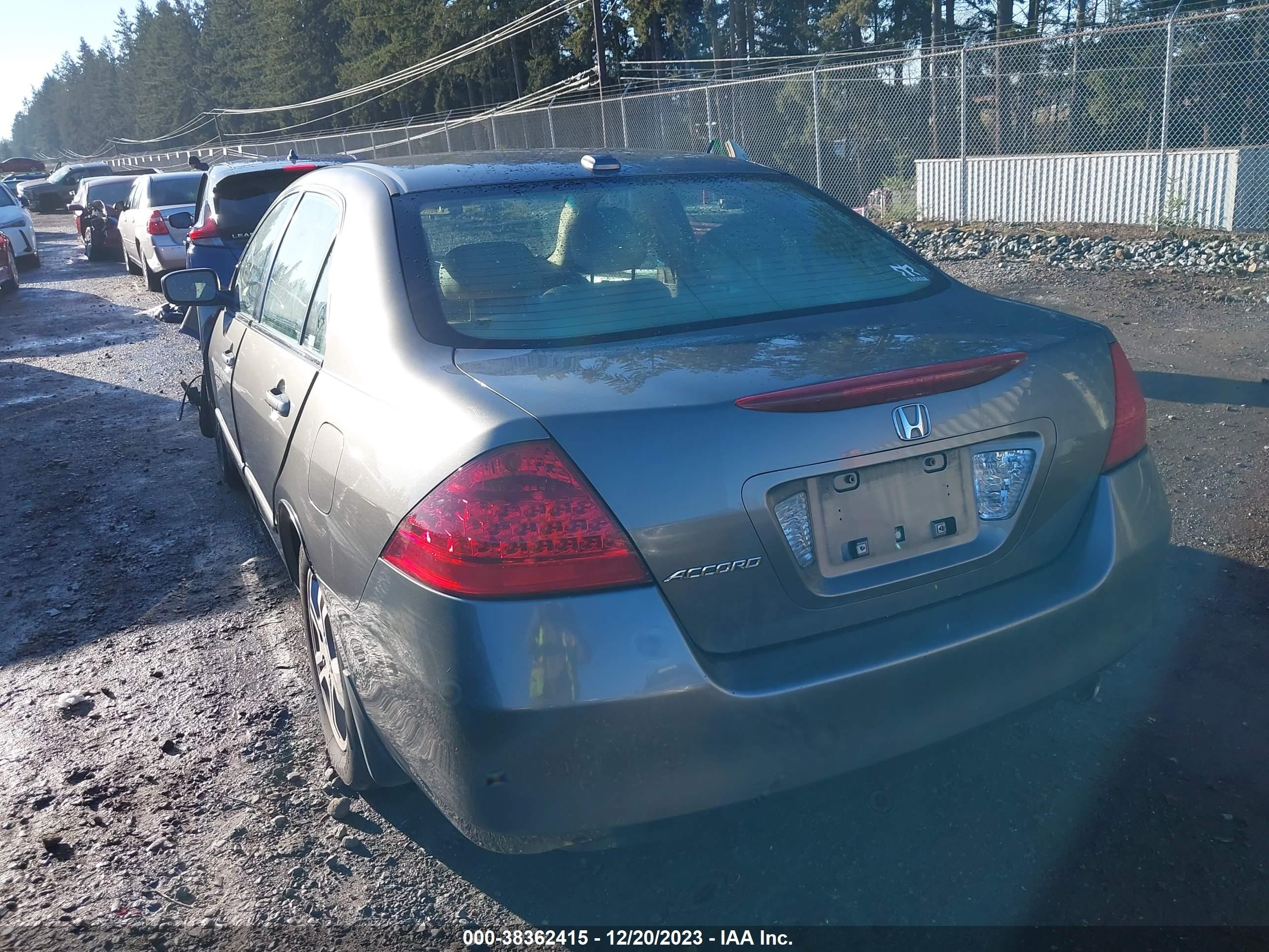 Photo 1 VIN: 1HGCM56816A106473 - HONDA ACCORD 