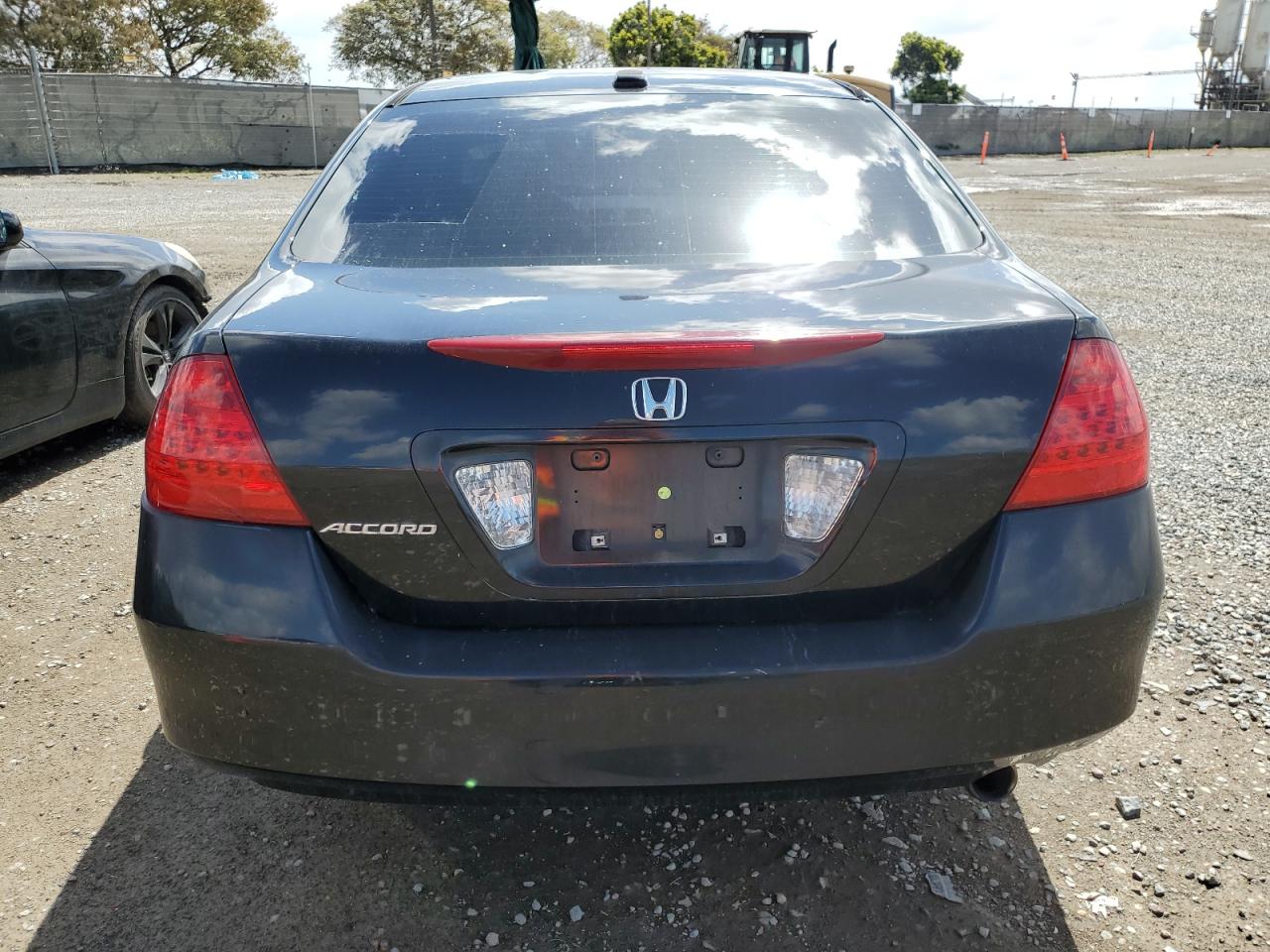 Photo 5 VIN: 1HGCM56817A004009 - HONDA ACCORD 