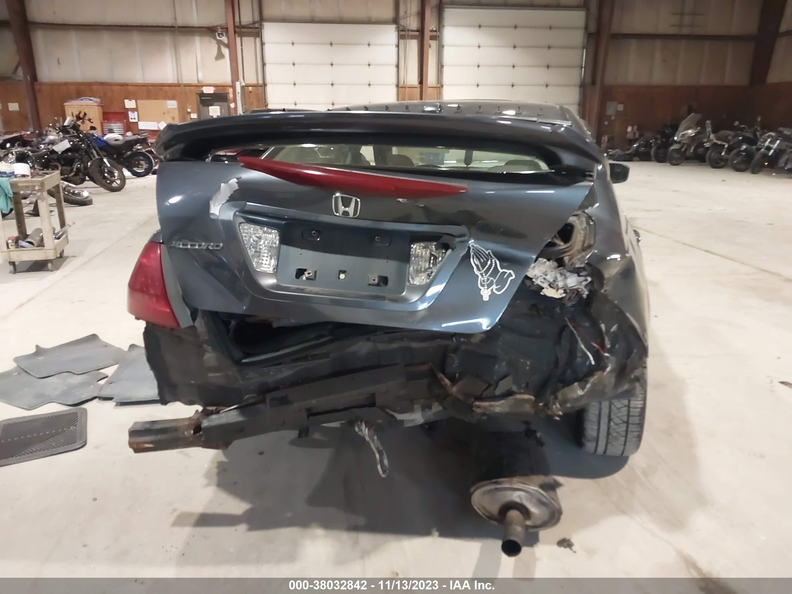 Photo 15 VIN: 1HGCM56817A004558 - HONDA ACCORD 