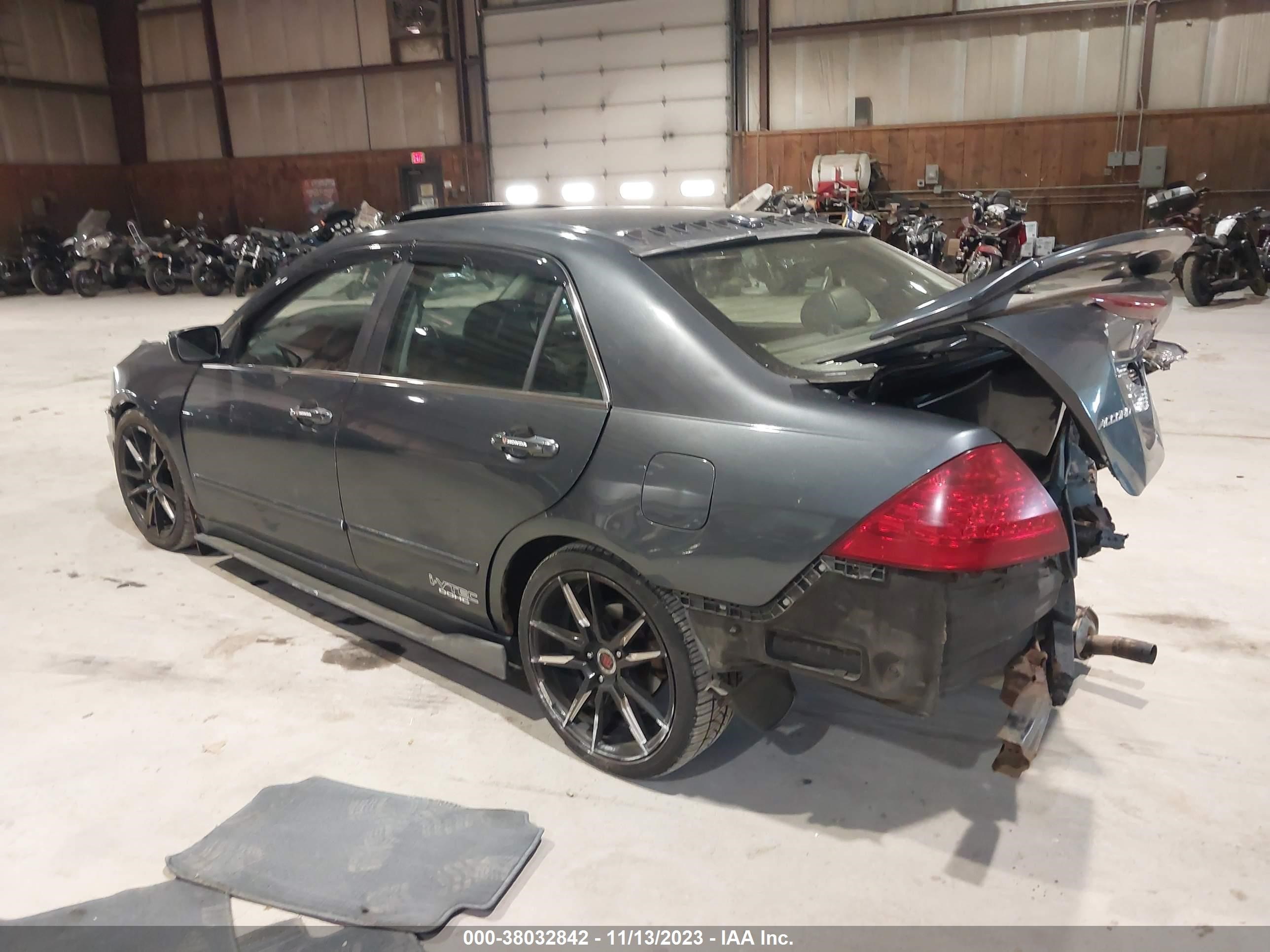 Photo 2 VIN: 1HGCM56817A004558 - HONDA ACCORD 