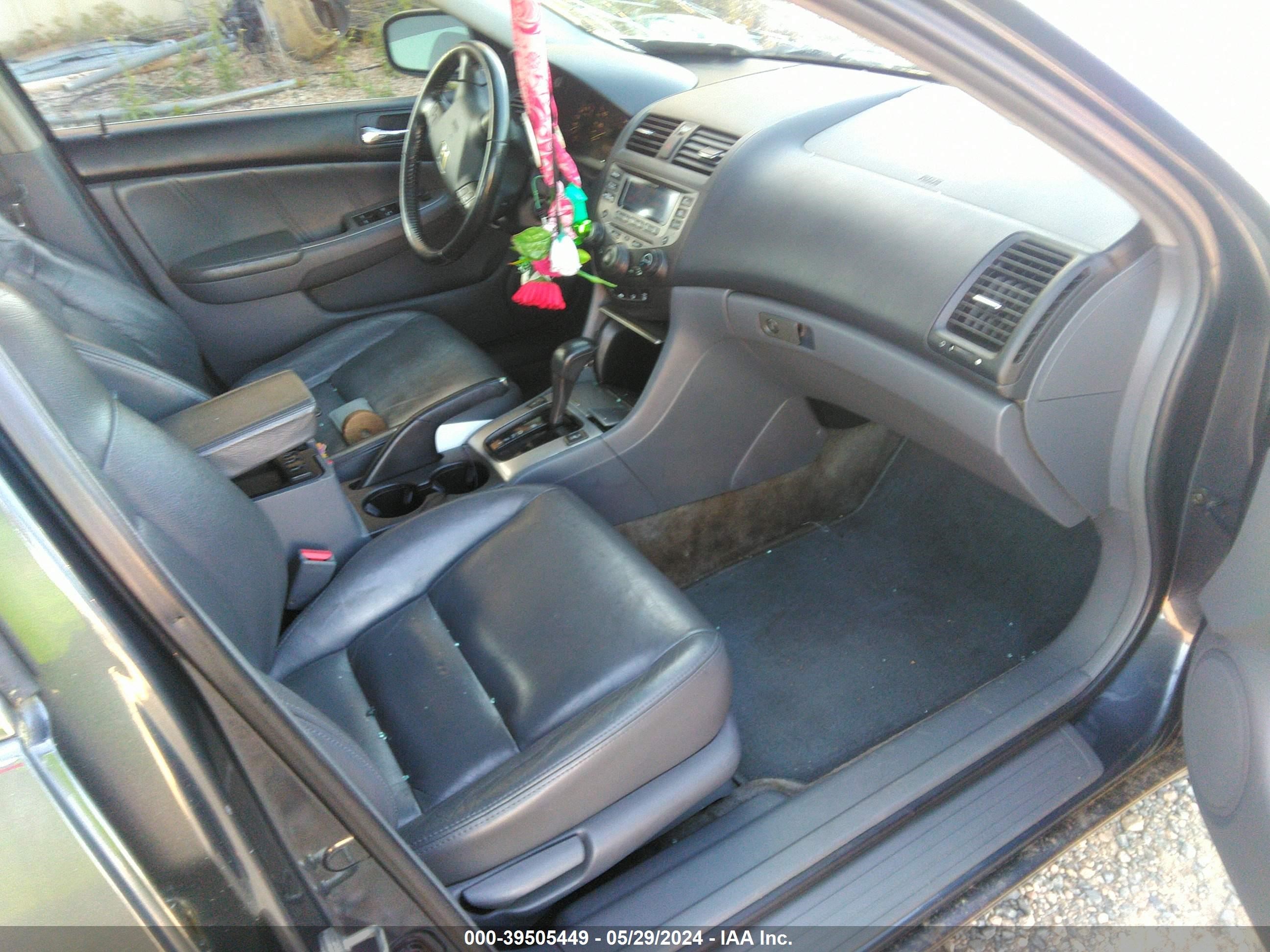 Photo 4 VIN: 1HGCM56817A058748 - HONDA ACCORD 