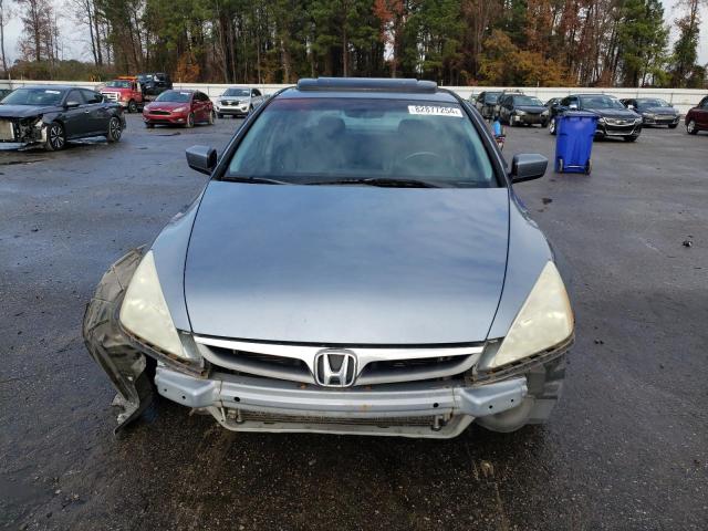 Photo 4 VIN: 1HGCM56817A176153 - HONDA ACCORD EX 