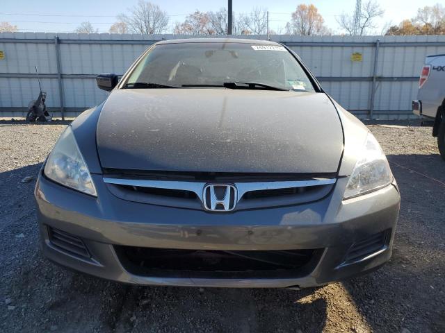 Photo 4 VIN: 1HGCM56824A137275 - HONDA ACCORD 