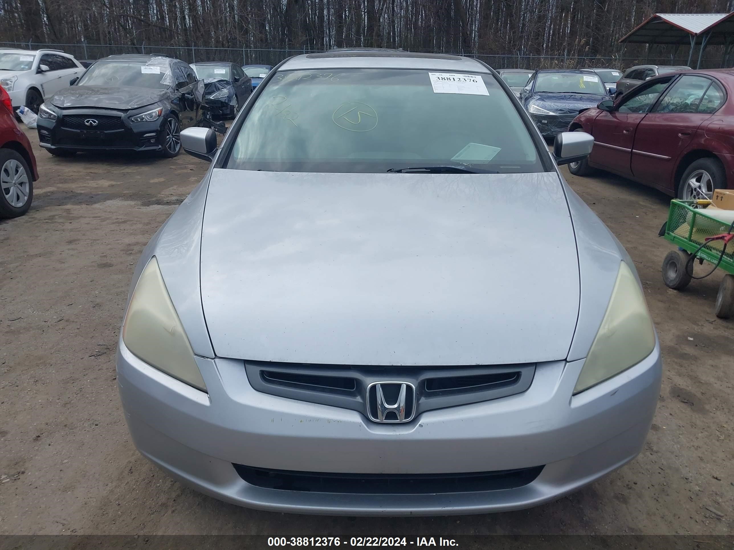 Photo 11 VIN: 1HGCM56825A120381 - HONDA ACCORD 