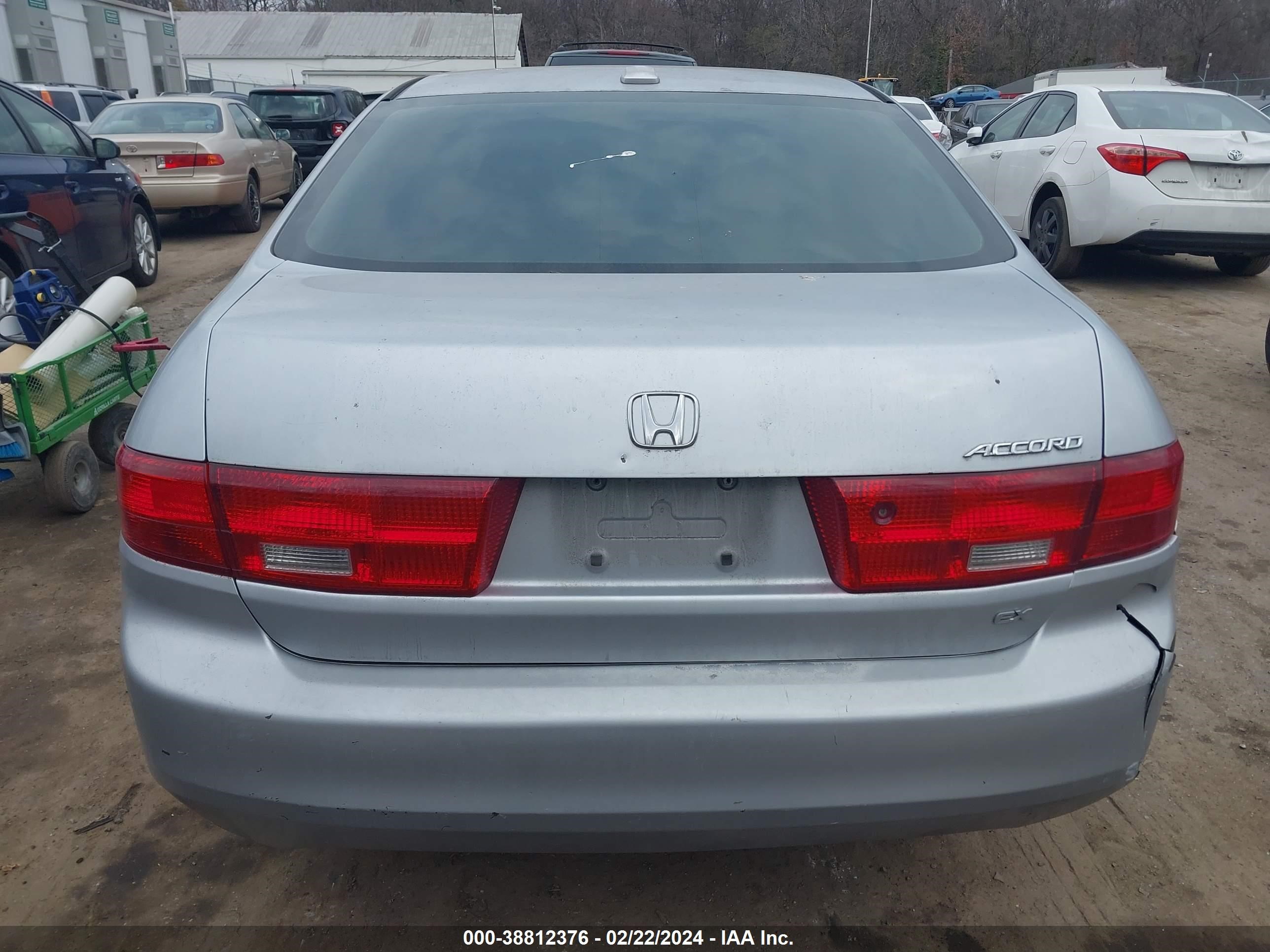 Photo 15 VIN: 1HGCM56825A120381 - HONDA ACCORD 