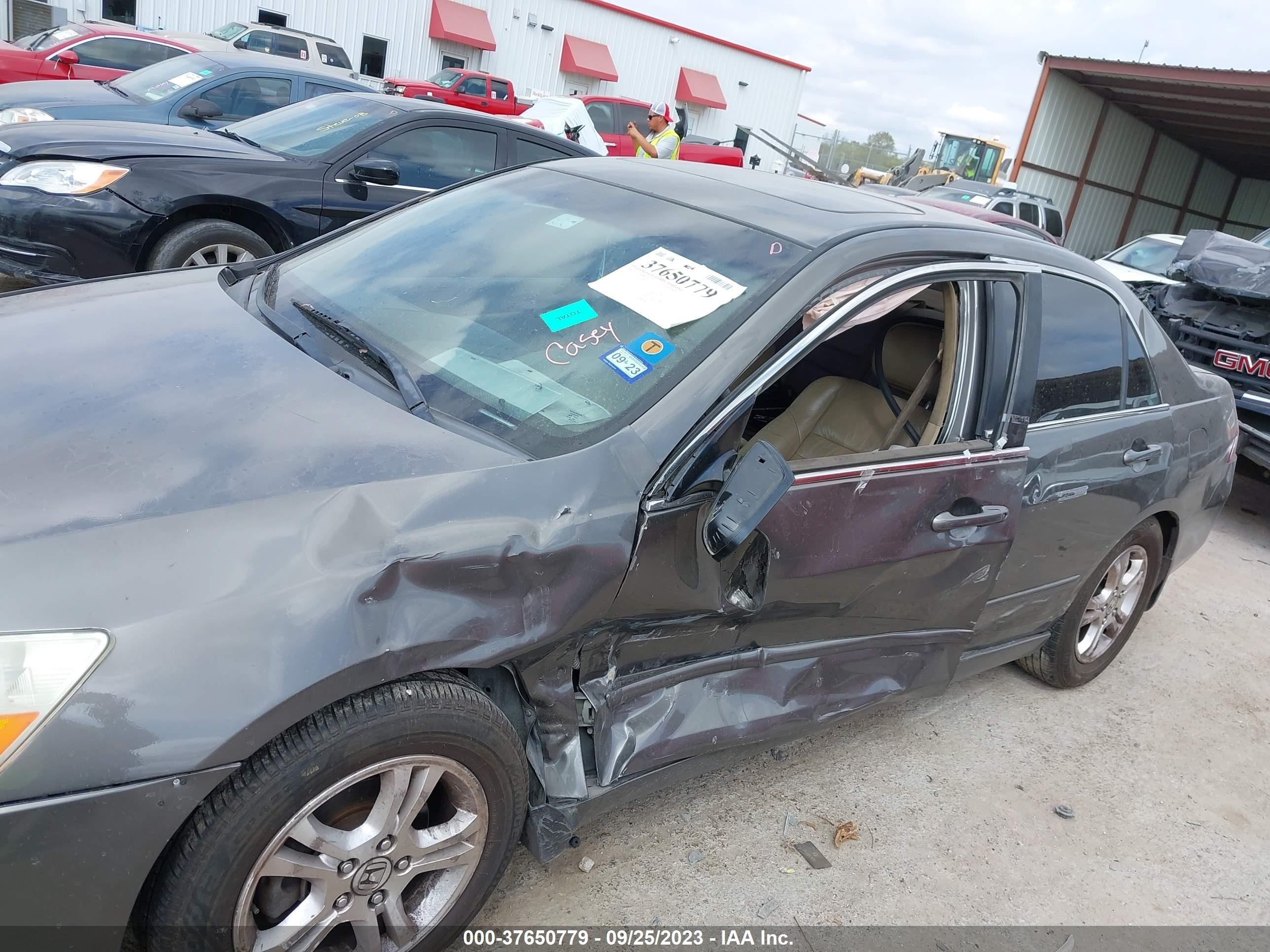 Photo 5 VIN: 1HGCM56826A099405 - HONDA ACCORD 