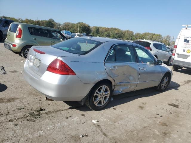 Photo 2 VIN: 1HGCM56827A137989 - HONDA ACCORD EX 