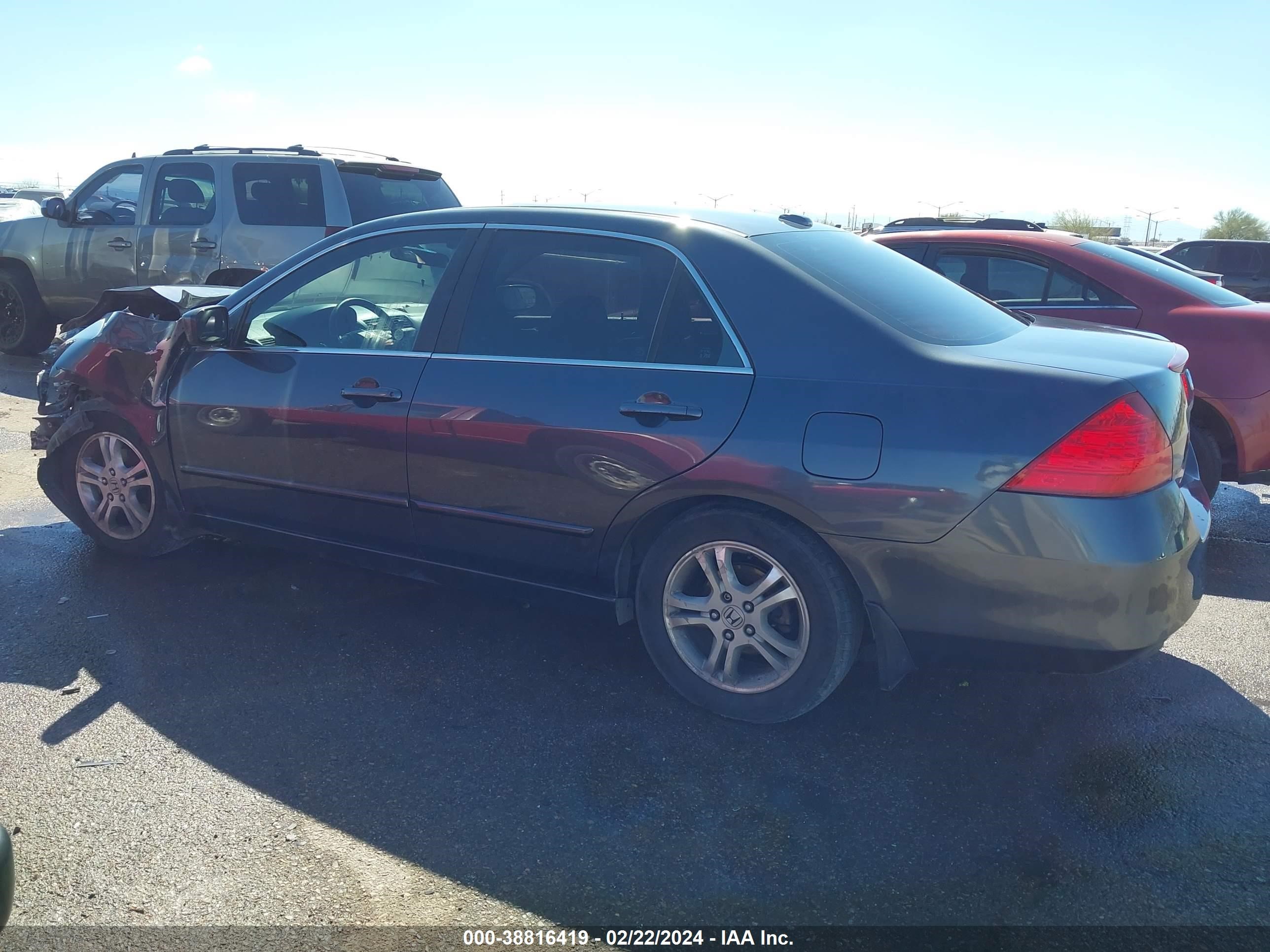 Photo 14 VIN: 1HGCM56837A210500 - HONDA ACCORD 