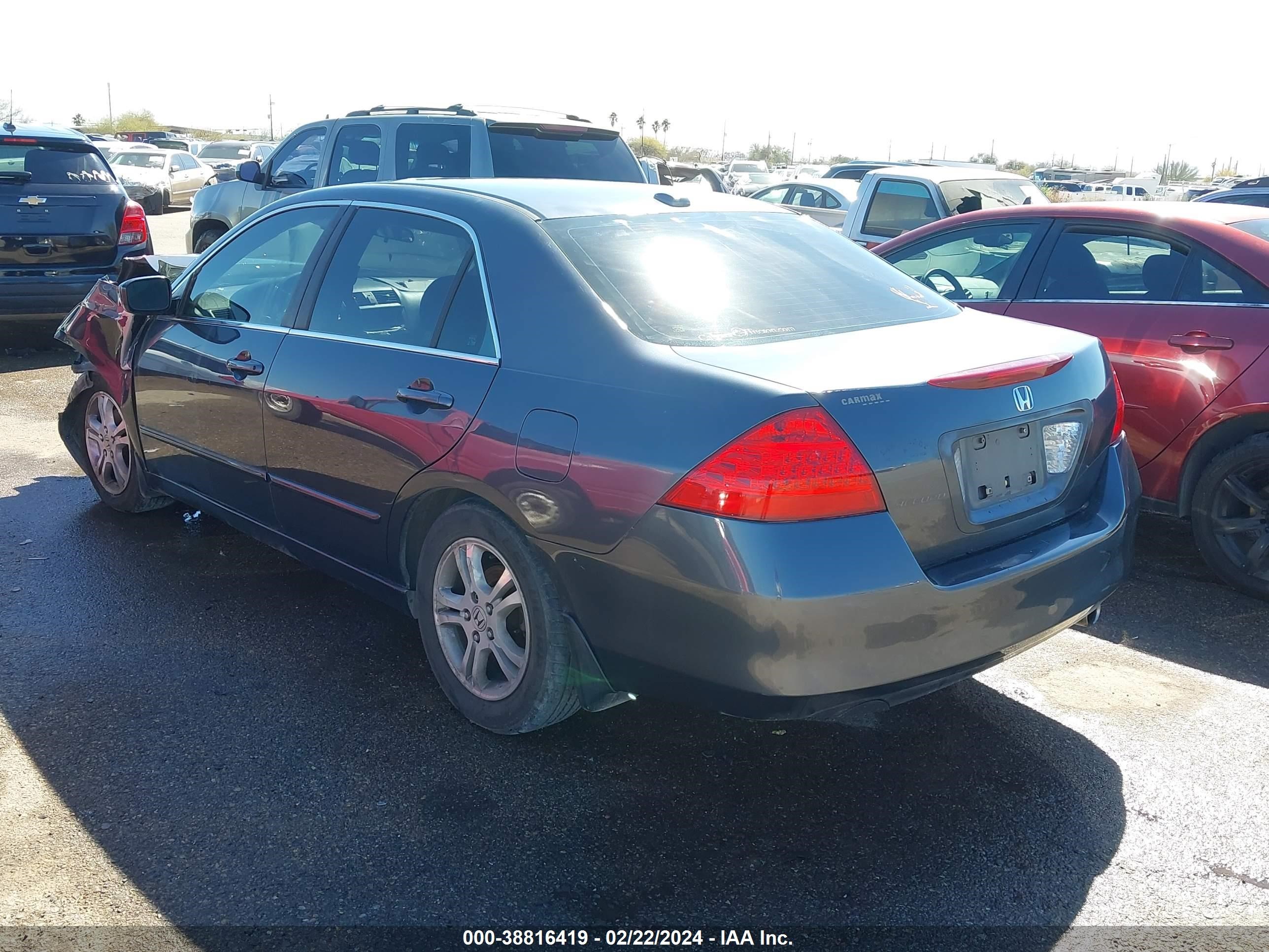 Photo 2 VIN: 1HGCM56837A210500 - HONDA ACCORD 