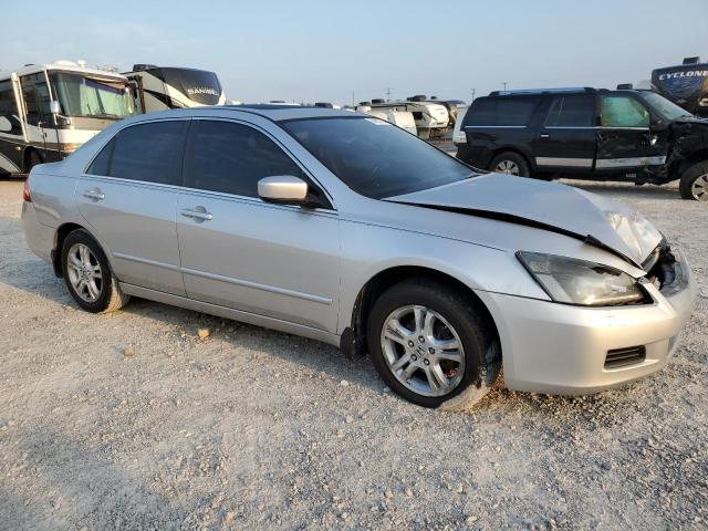 Photo 3 VIN: 1HGCM56846A110422 - HONDA ACCORD 