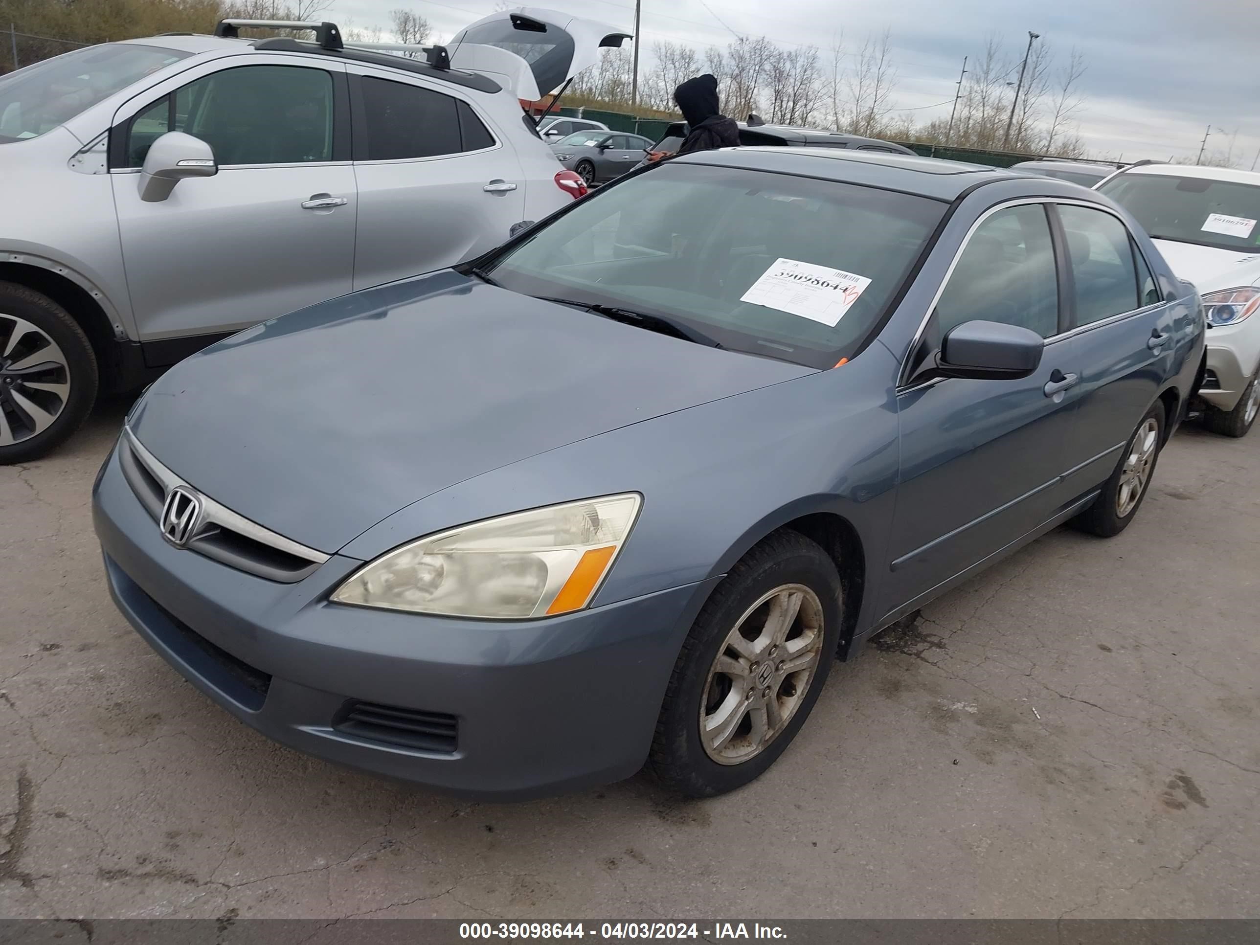 Photo 1 VIN: 1HGCM56847A126430 - HONDA ACCORD 