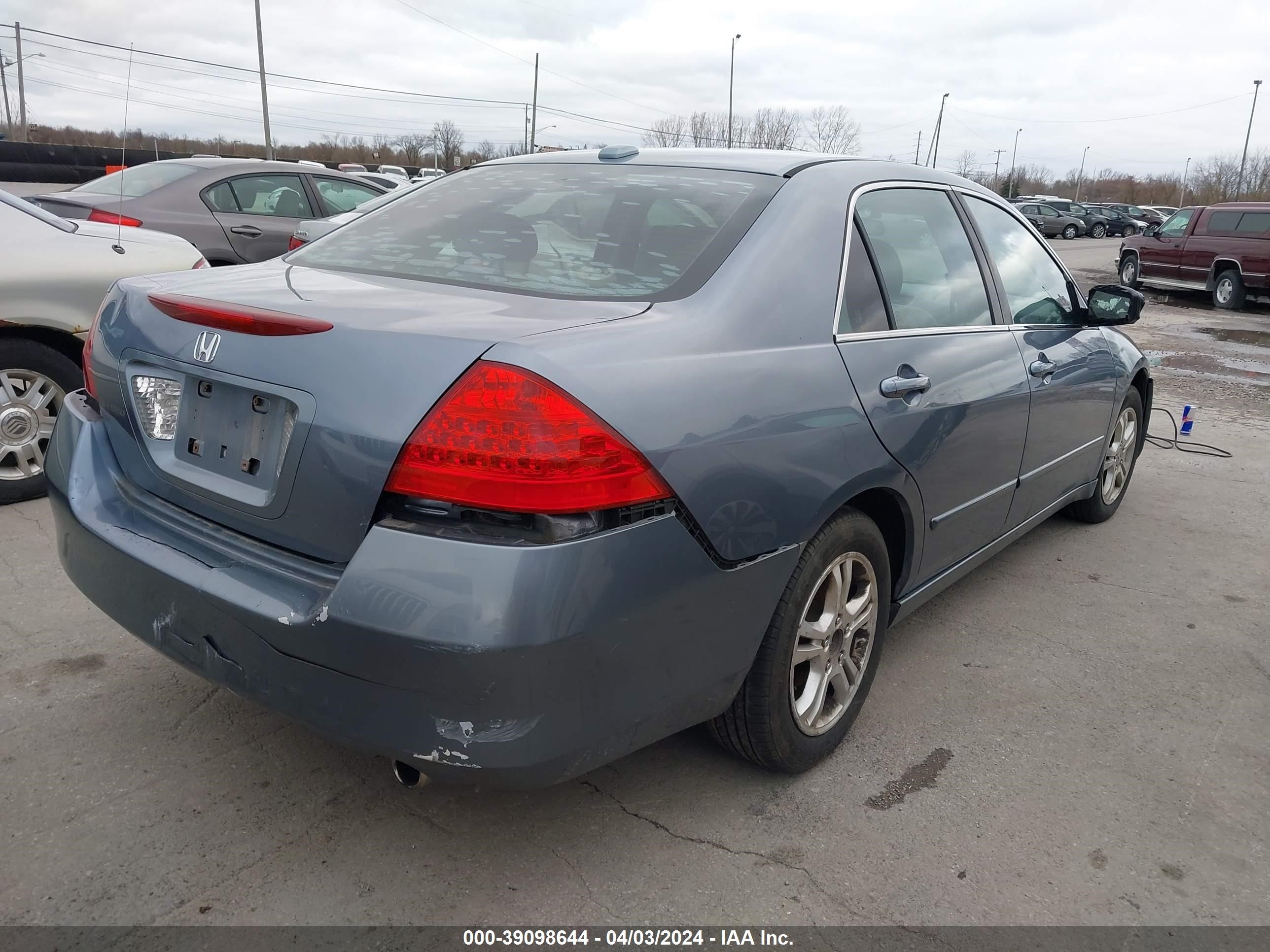 Photo 3 VIN: 1HGCM56847A126430 - HONDA ACCORD 