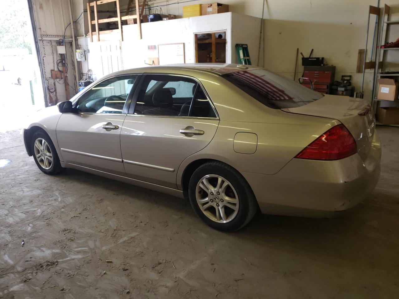 Photo 1 VIN: 1HGCM56856A088916 - HONDA ACCORD 