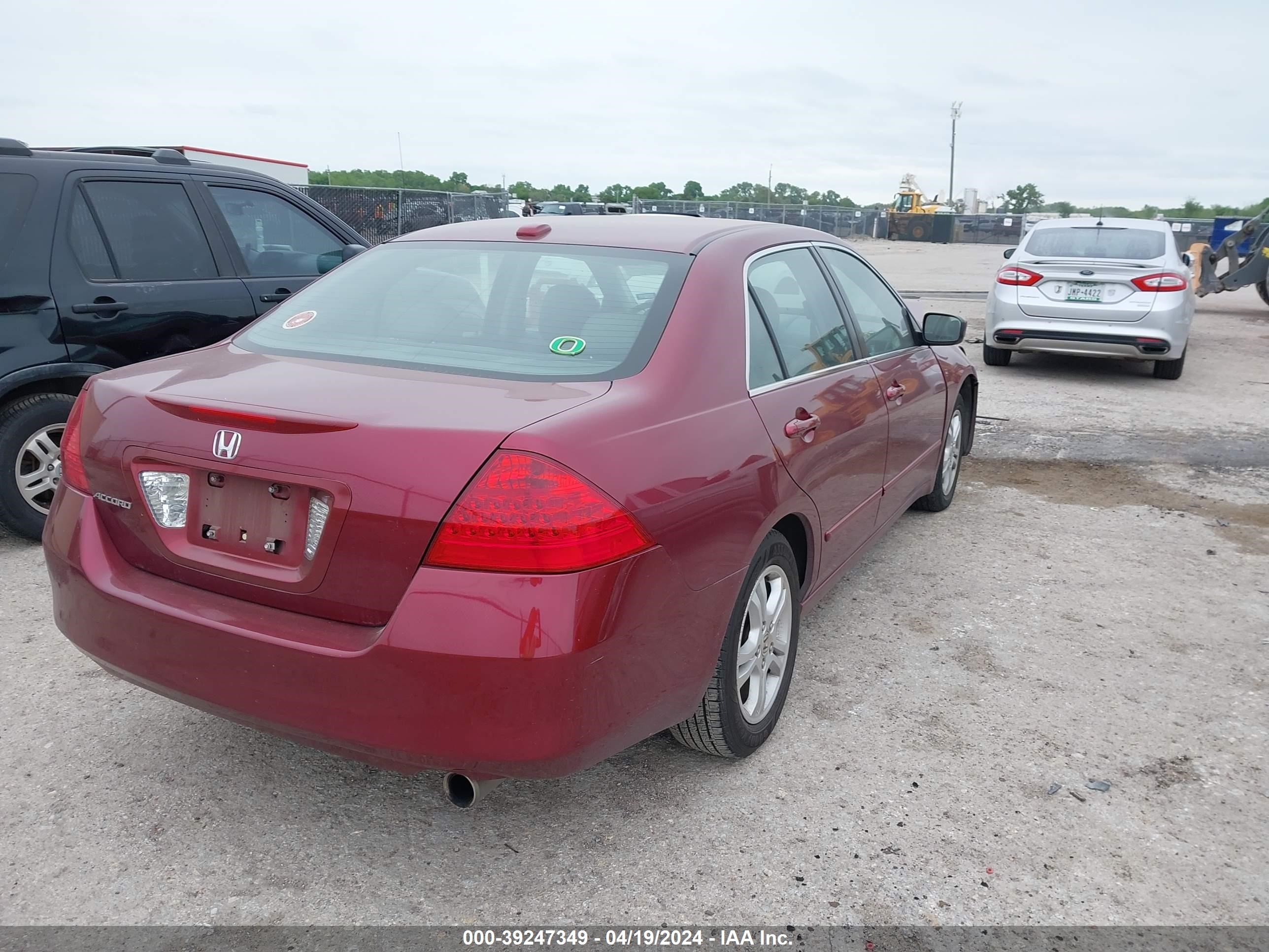 Photo 3 VIN: 1HGCM56856A120764 - HONDA ACCORD 