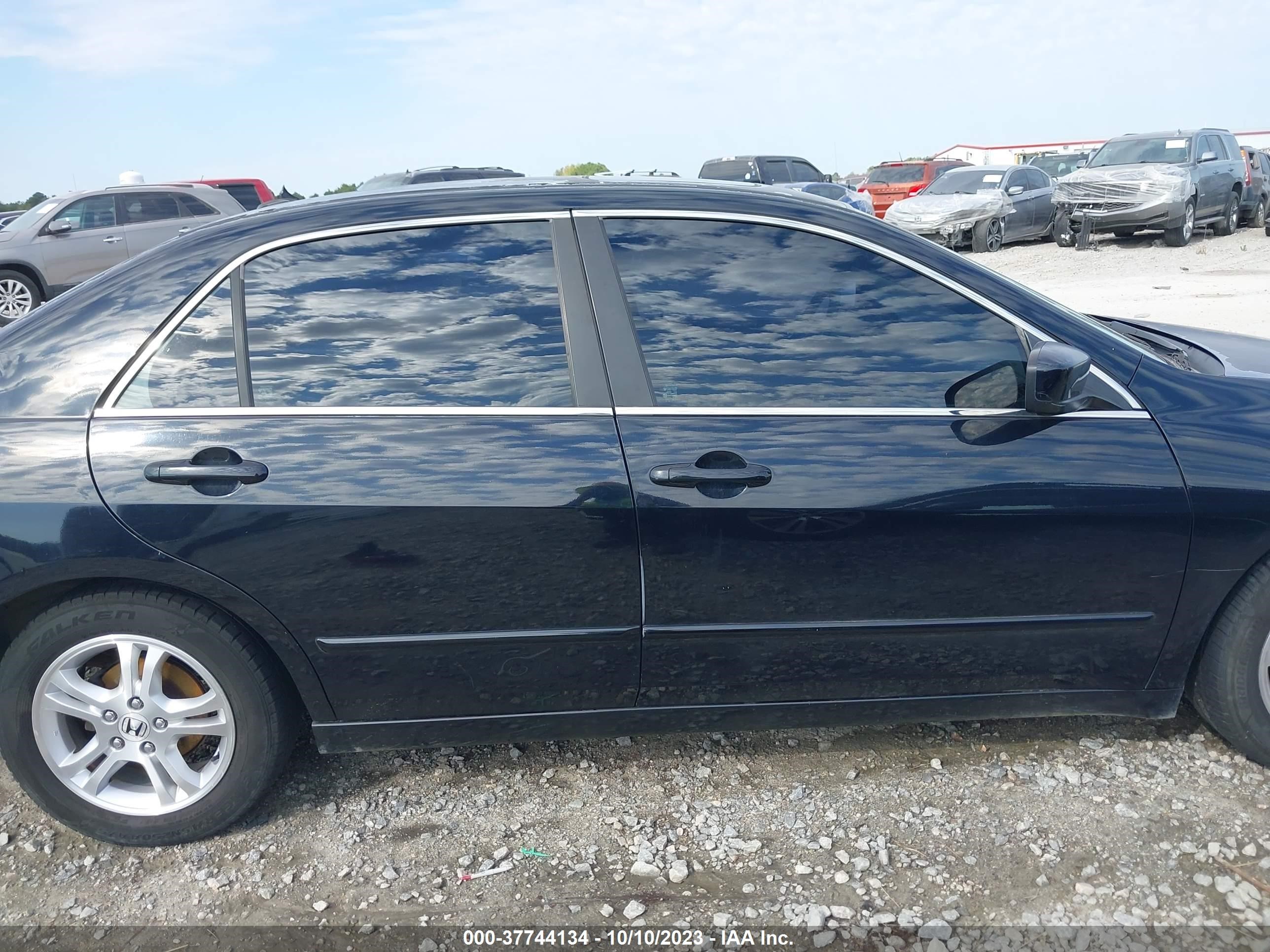 Photo 12 VIN: 1HGCM56856A124684 - HONDA ACCORD 