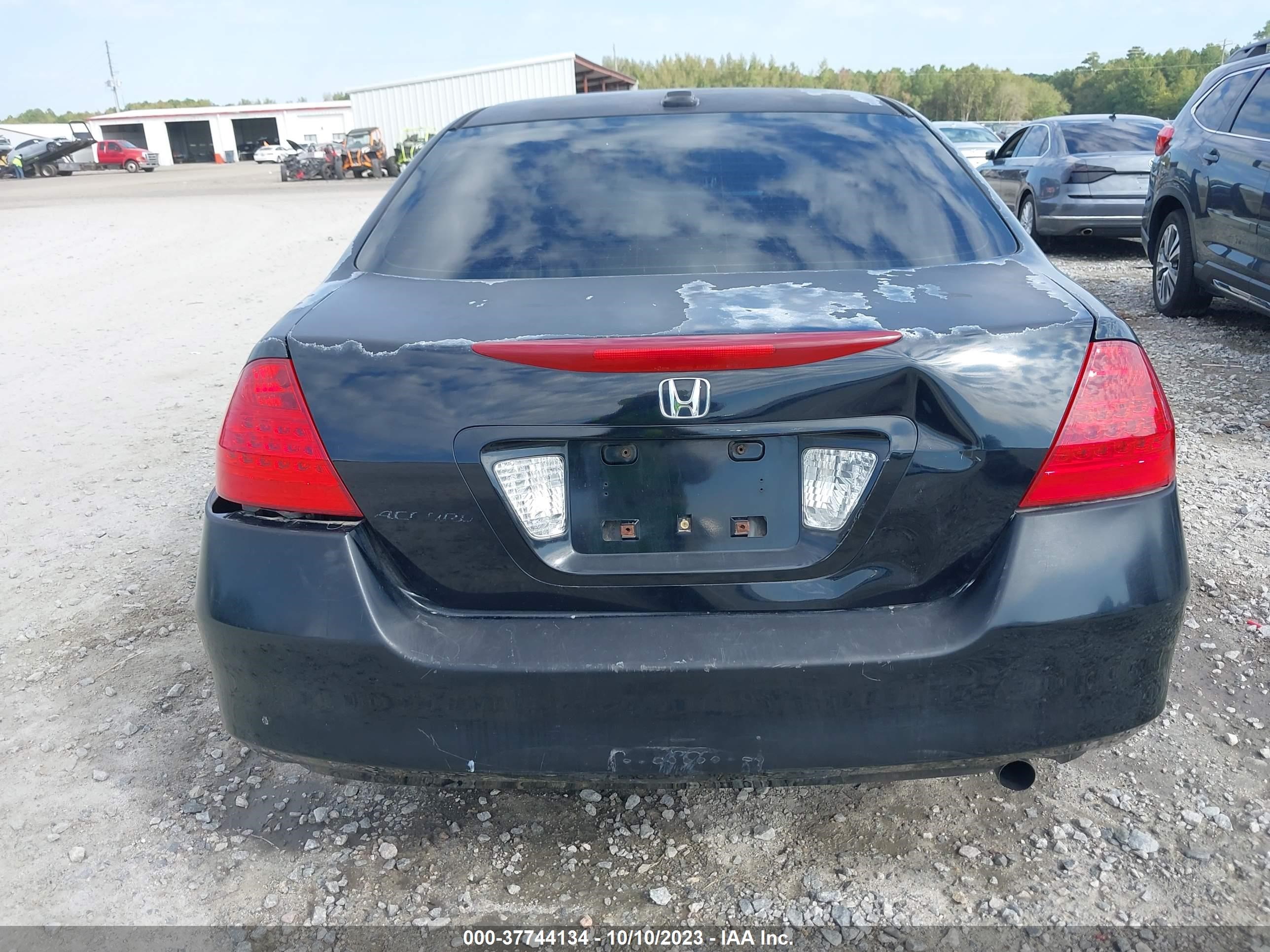 Photo 15 VIN: 1HGCM56856A124684 - HONDA ACCORD 