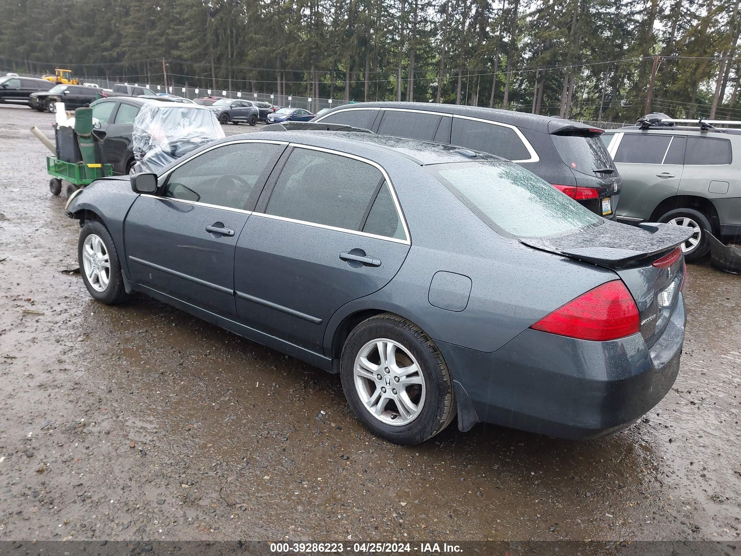 Photo 2 VIN: 1HGCM56857A116554 - HONDA ACCORD 