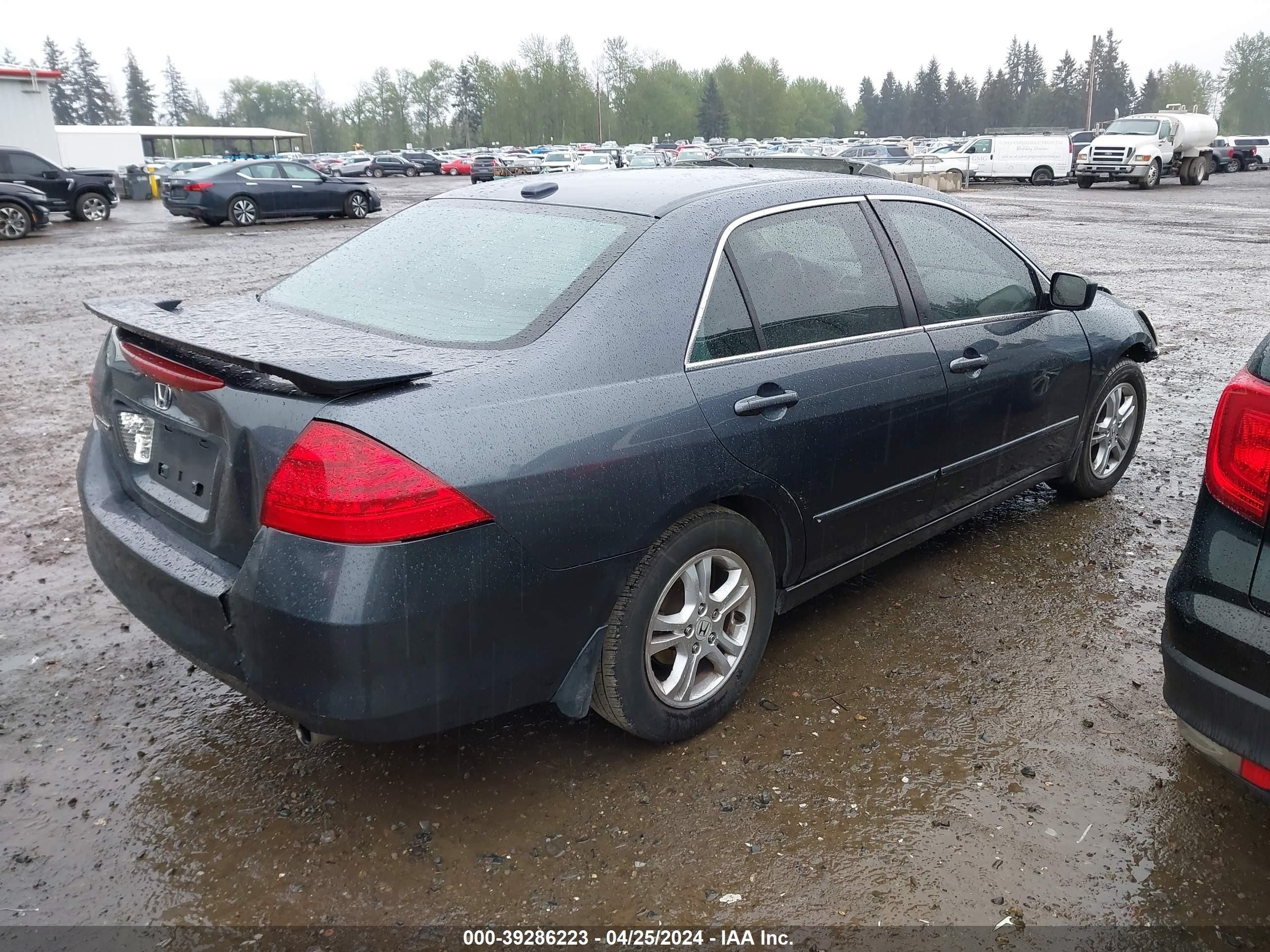 Photo 3 VIN: 1HGCM56857A116554 - HONDA ACCORD 