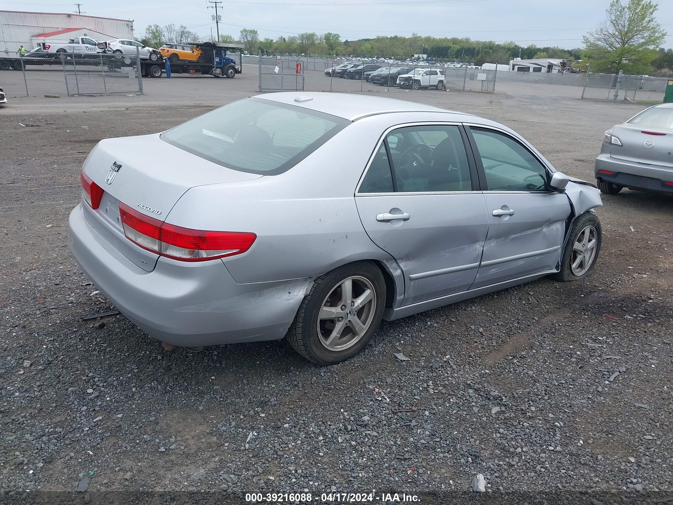 Photo 3 VIN: 1HGCM56864A006379 - HONDA ACCORD 