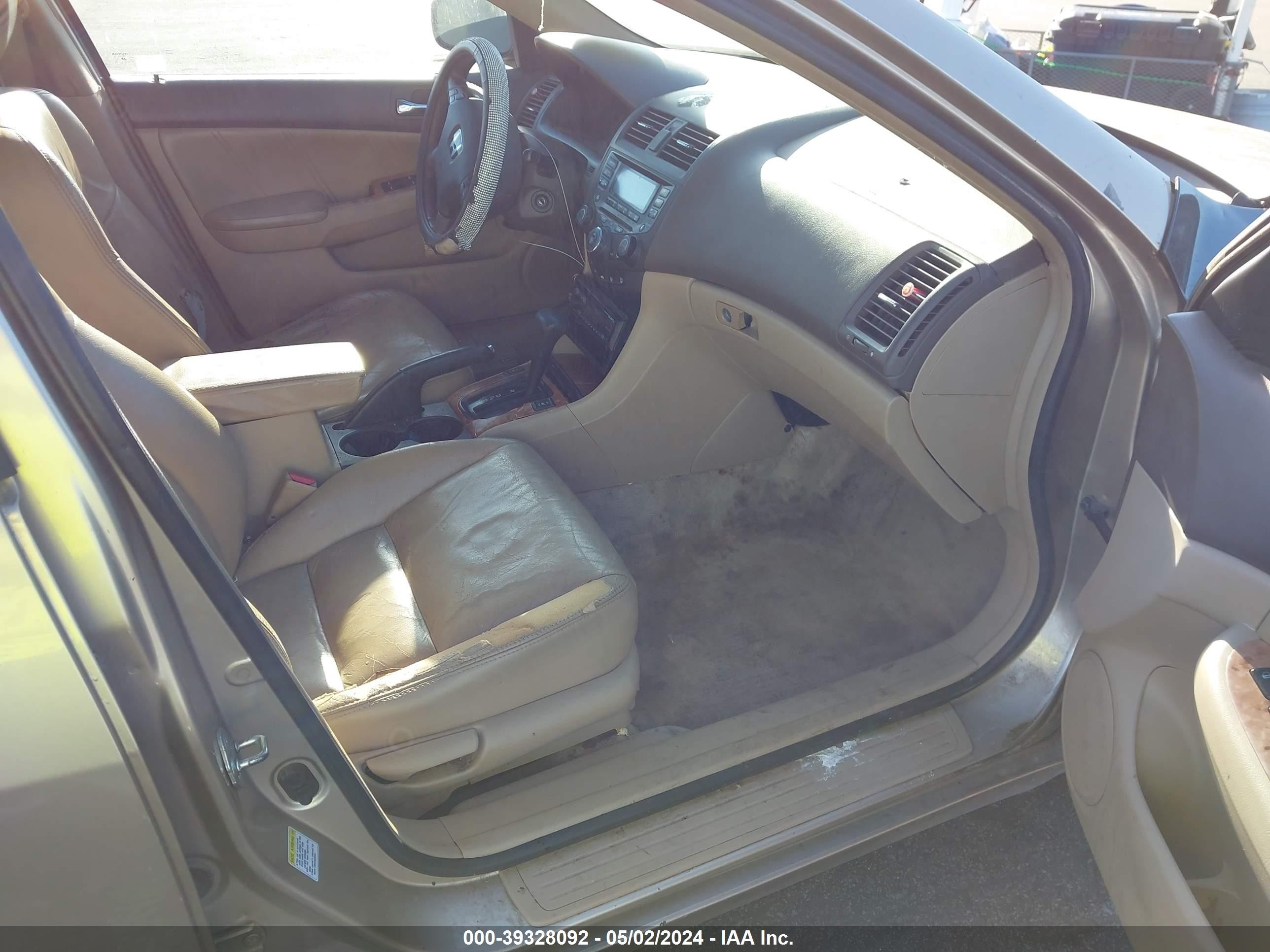 Photo 4 VIN: 1HGCM56864A024641 - HONDA ACCORD 