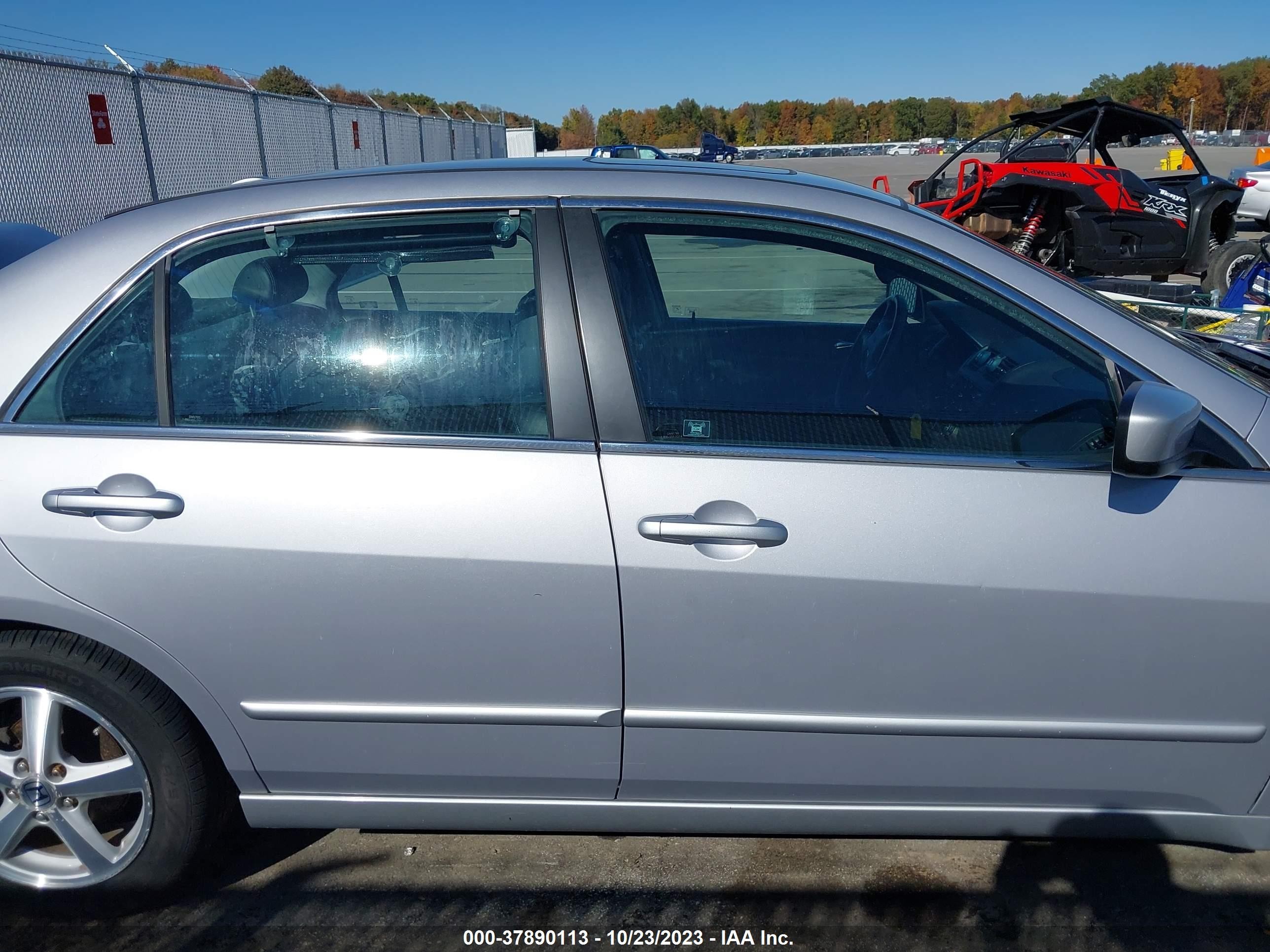 Photo 12 VIN: 1HGCM56864A152751 - HONDA ACCORD 