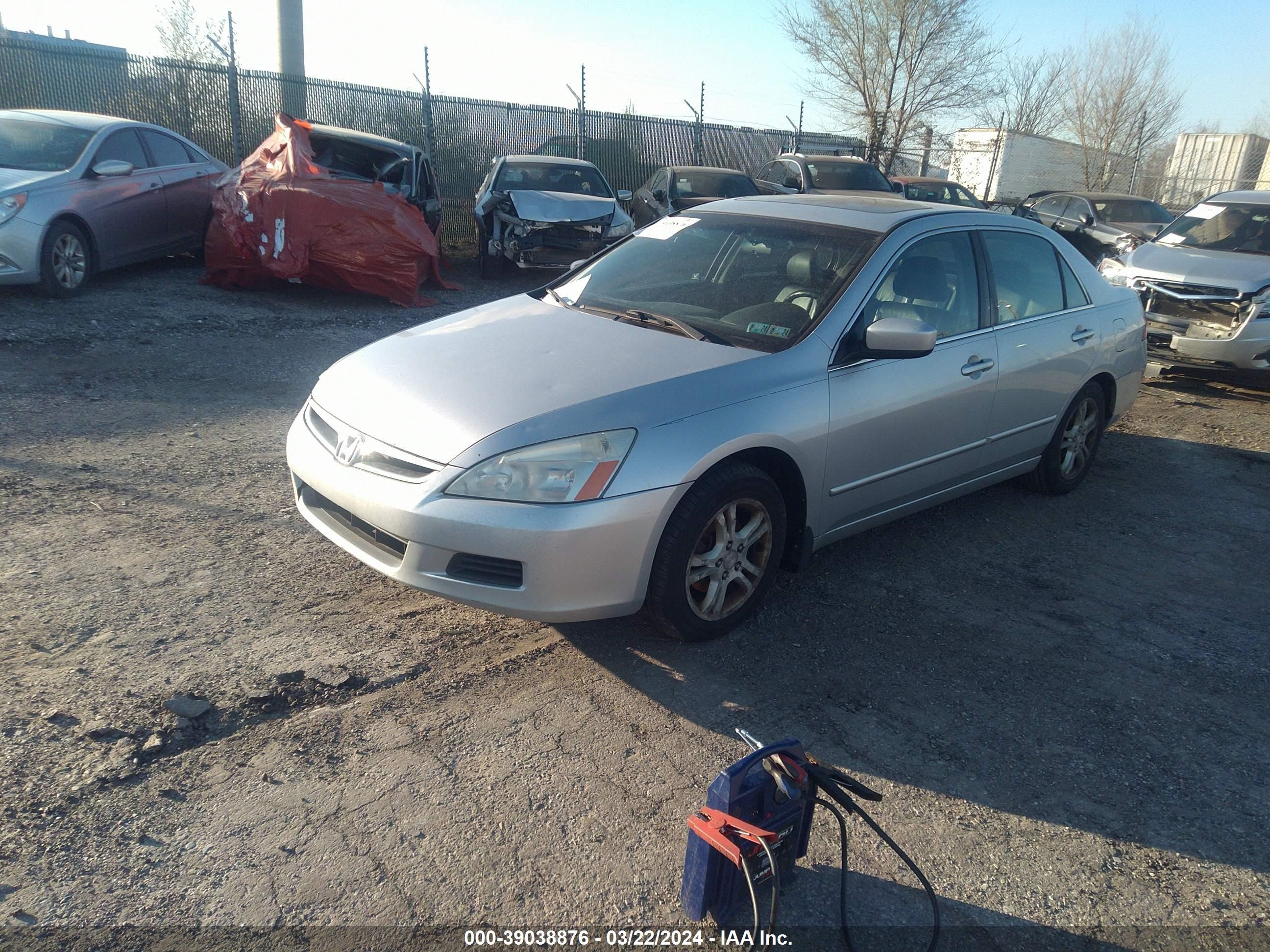 Photo 1 VIN: 1HGCM56866A051695 - HONDA ACCORD 