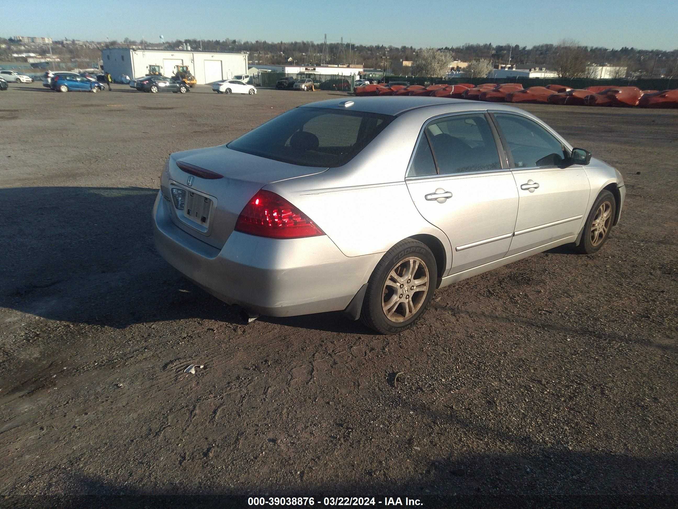 Photo 3 VIN: 1HGCM56866A051695 - HONDA ACCORD 