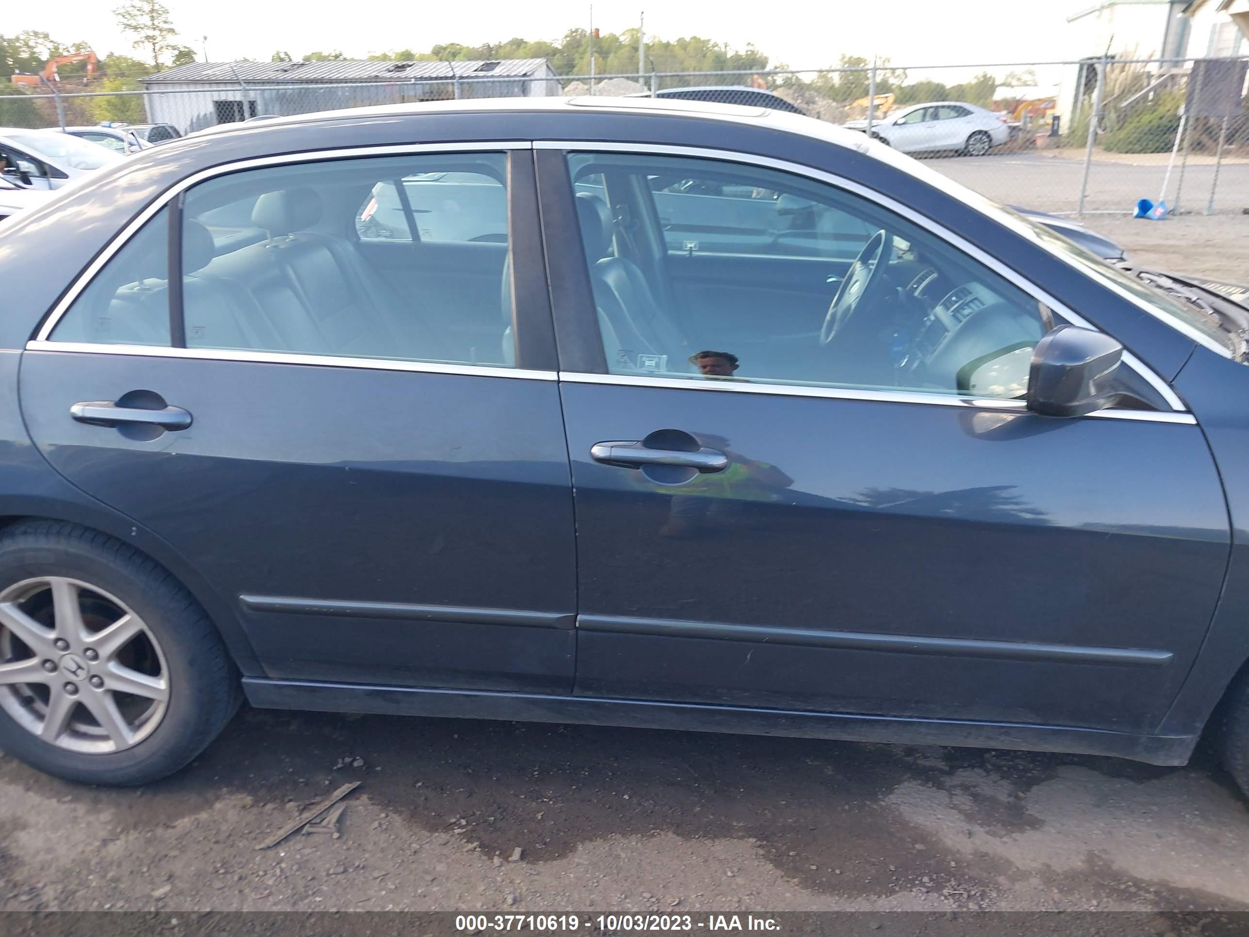 Photo 12 VIN: 1HGCM56875A150055 - HONDA ACCORD 