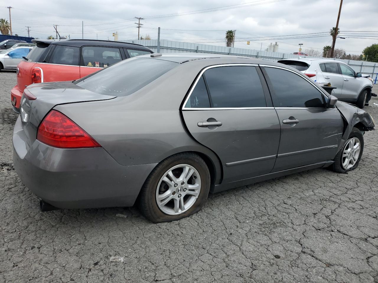 Photo 2 VIN: 1HGCM56876A020276 - HONDA ACCORD 