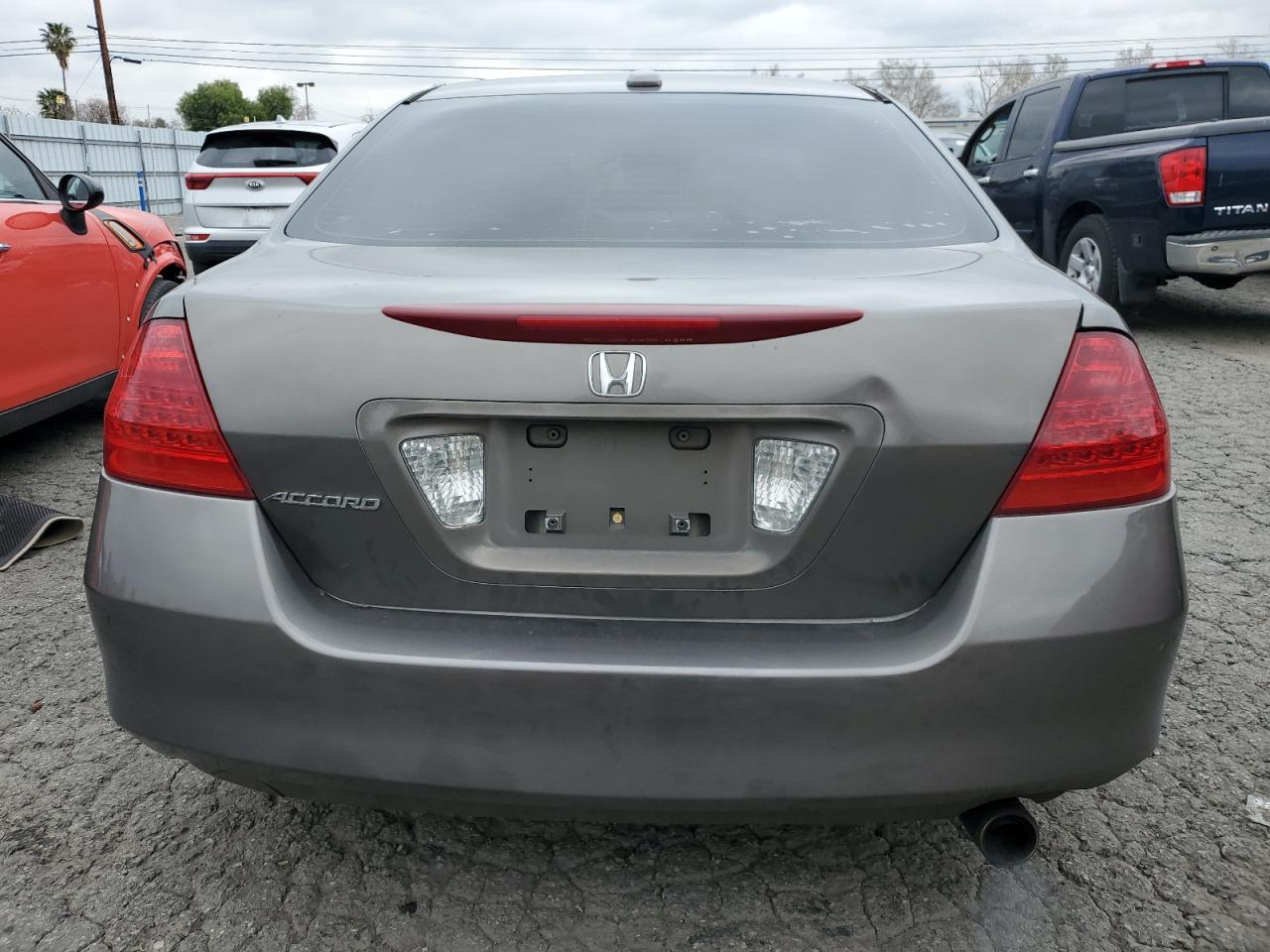 Photo 5 VIN: 1HGCM56876A020276 - HONDA ACCORD 