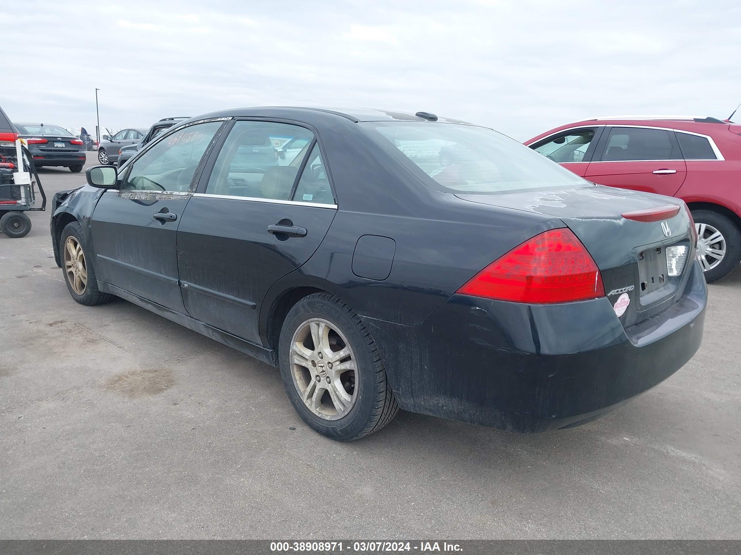 Photo 2 VIN: 1HGCM56876A028460 - HONDA ACCORD 