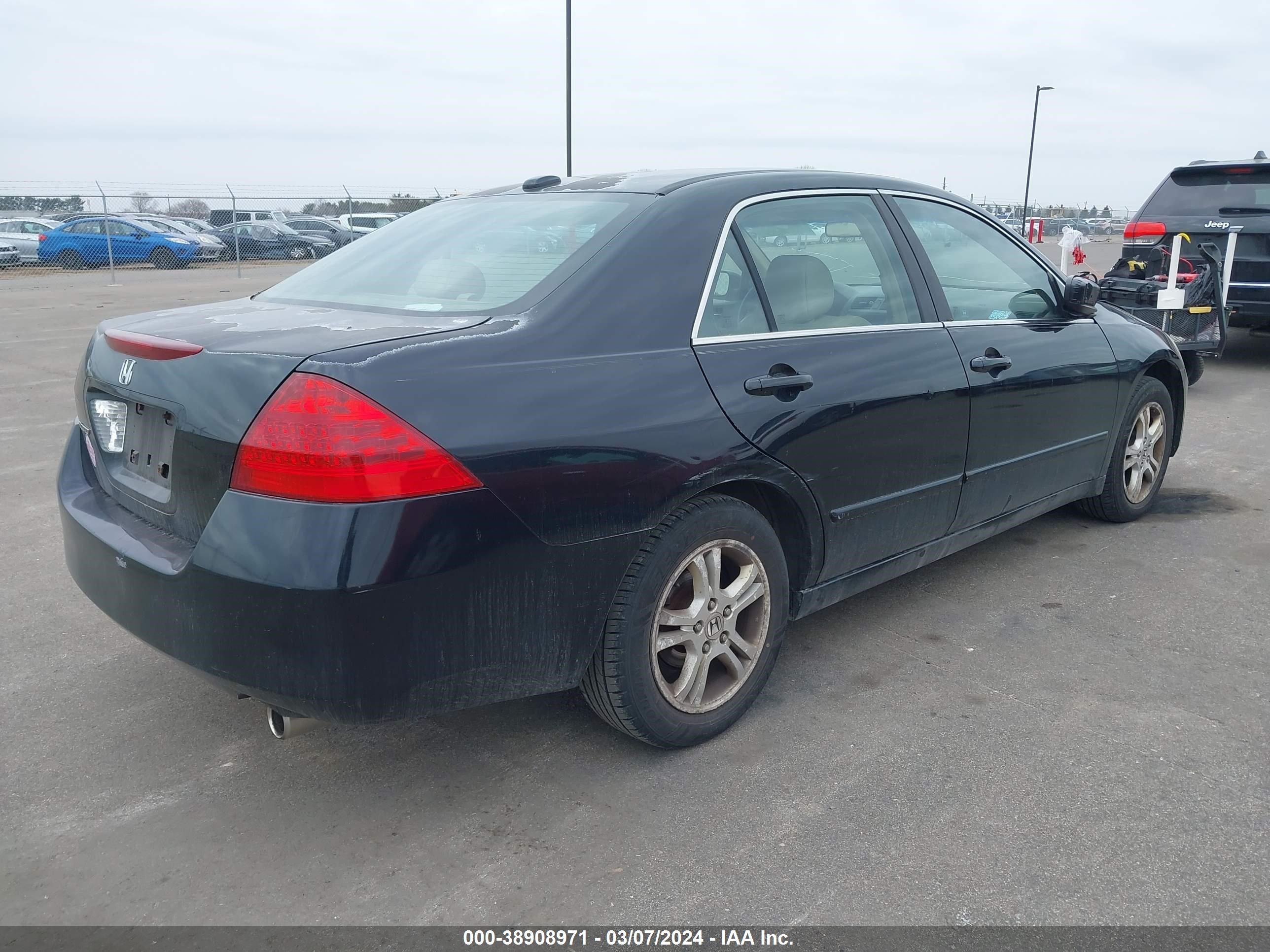 Photo 3 VIN: 1HGCM56876A028460 - HONDA ACCORD 