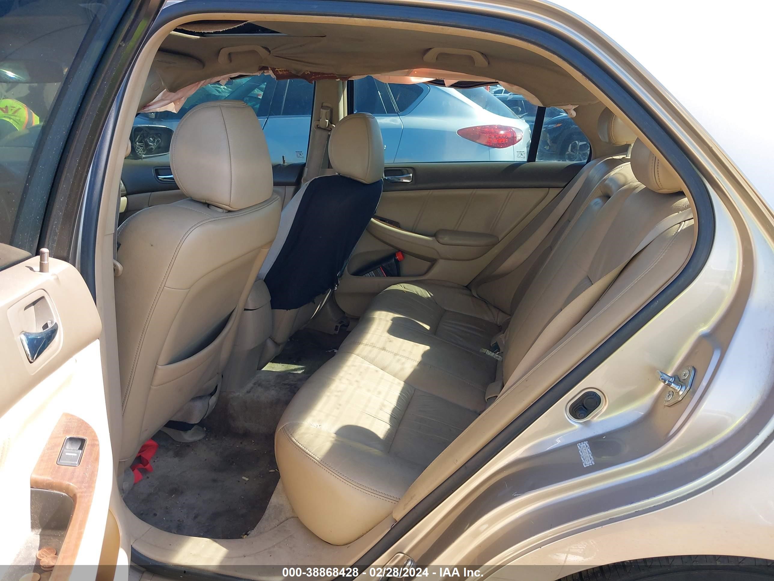 Photo 7 VIN: 1HGCM56876A082096 - HONDA ACCORD 