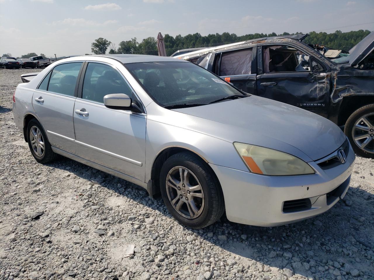 Photo 3 VIN: 1HGCM56876A163678 - HONDA ACCORD 