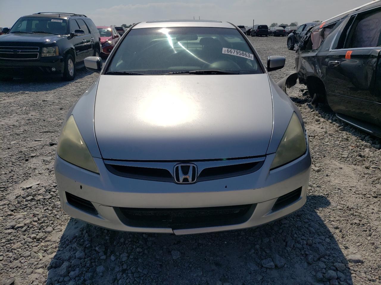 Photo 4 VIN: 1HGCM56876A163678 - HONDA ACCORD 