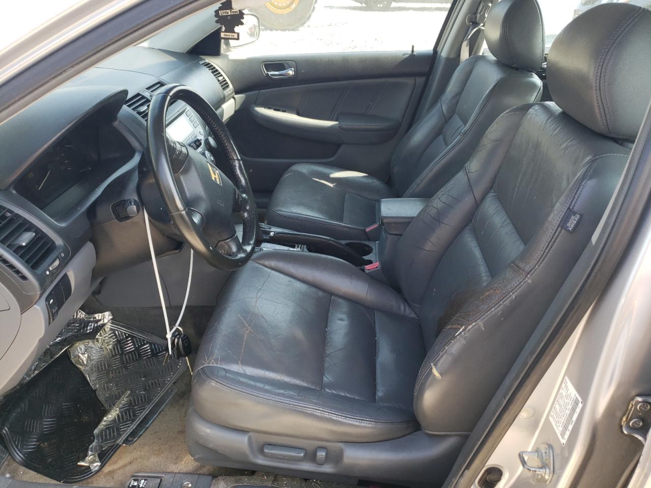 Photo 6 VIN: 1HGCM56876A163678 - HONDA ACCORD 