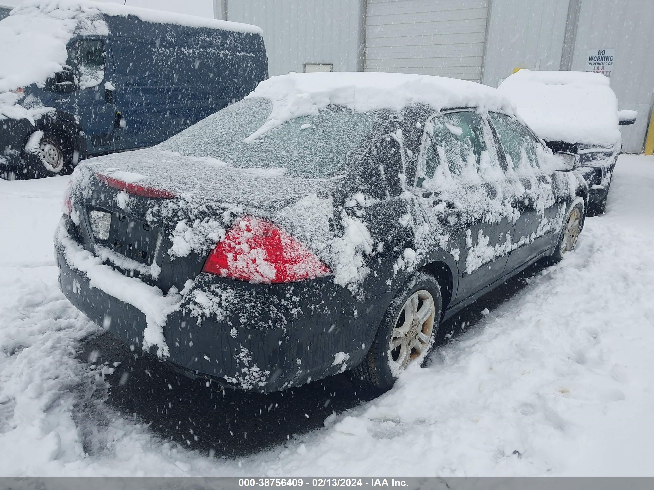 Photo 3 VIN: 1HGCM56877A096694 - HONDA ACCORD 